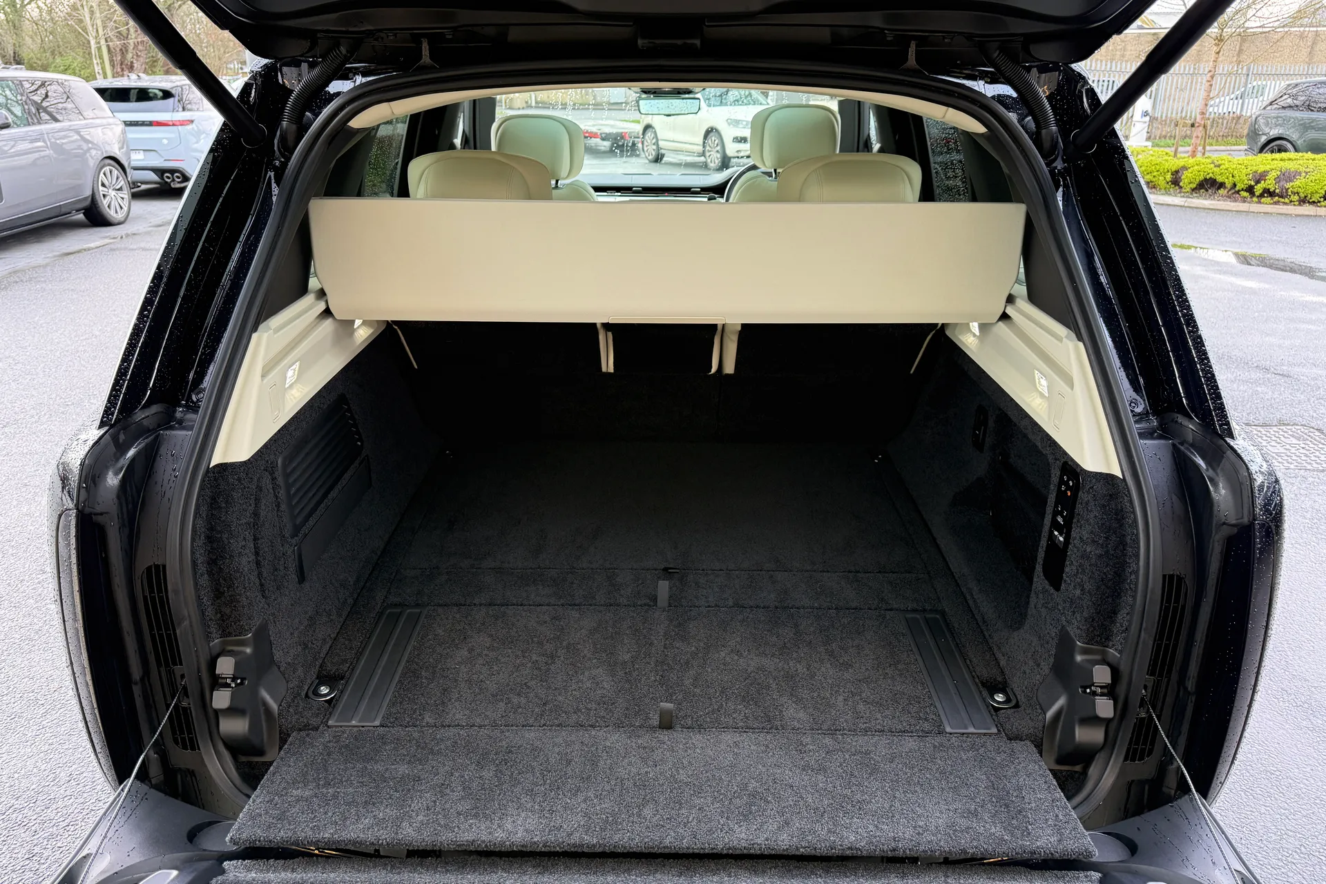 LAND ROVER RANGE ROVER thumbnail image number 44