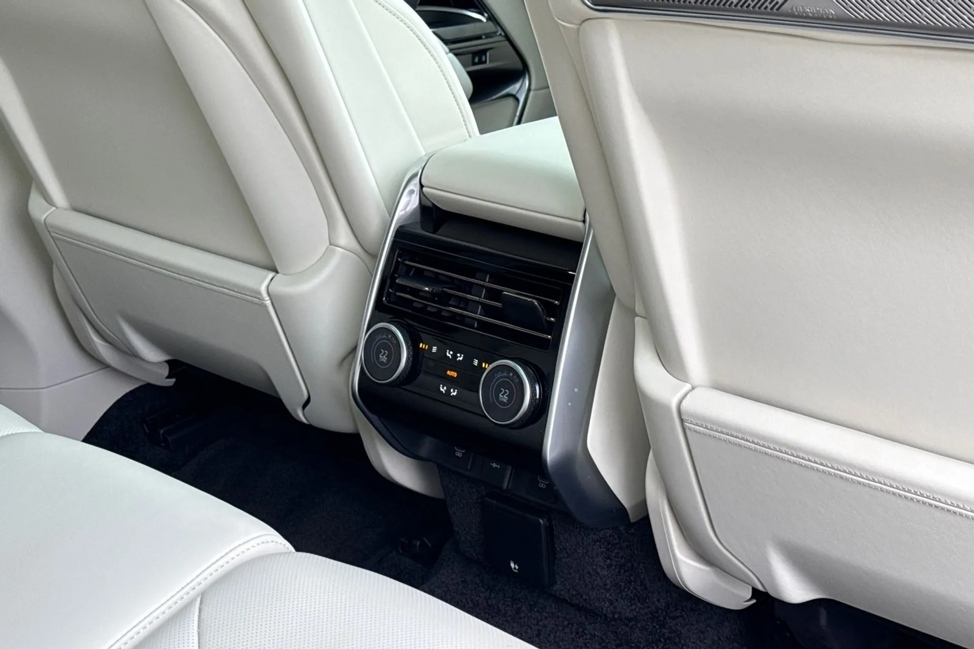 LAND ROVER RANGE ROVER thumbnail image number 56