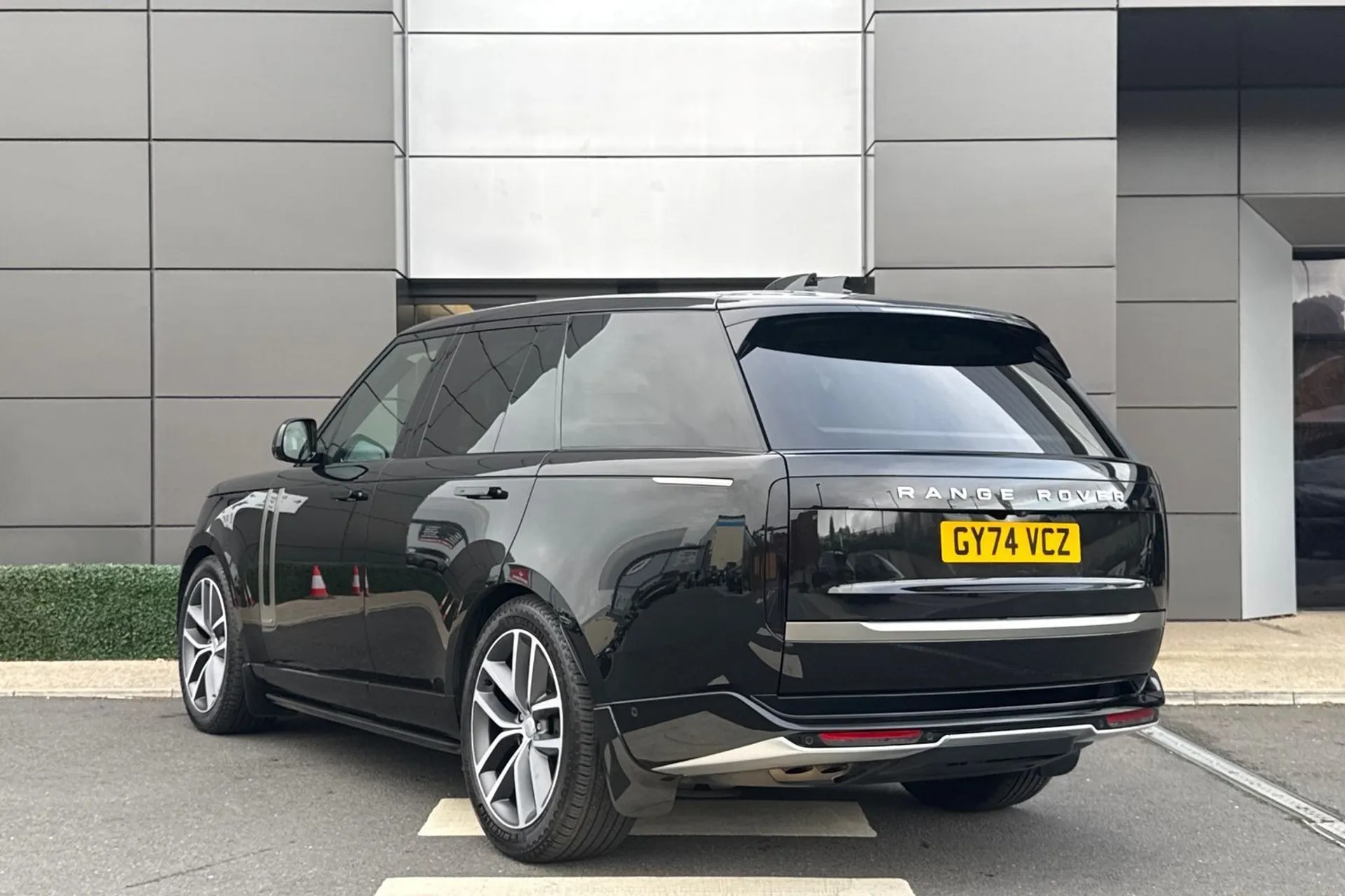 LAND ROVER RANGE ROVER thumbnail image number 16