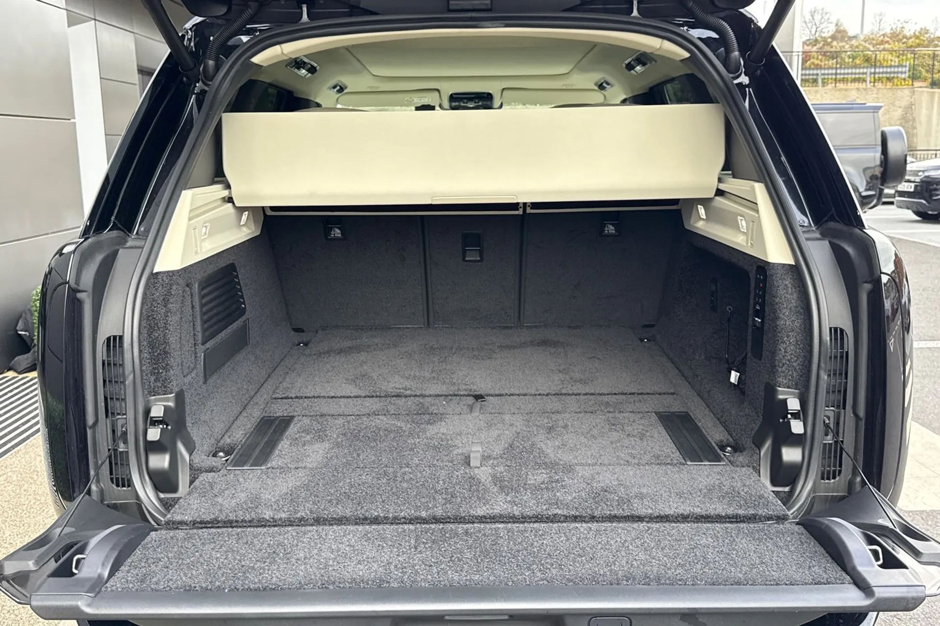 LAND ROVER RANGE ROVER thumbnail image number 52