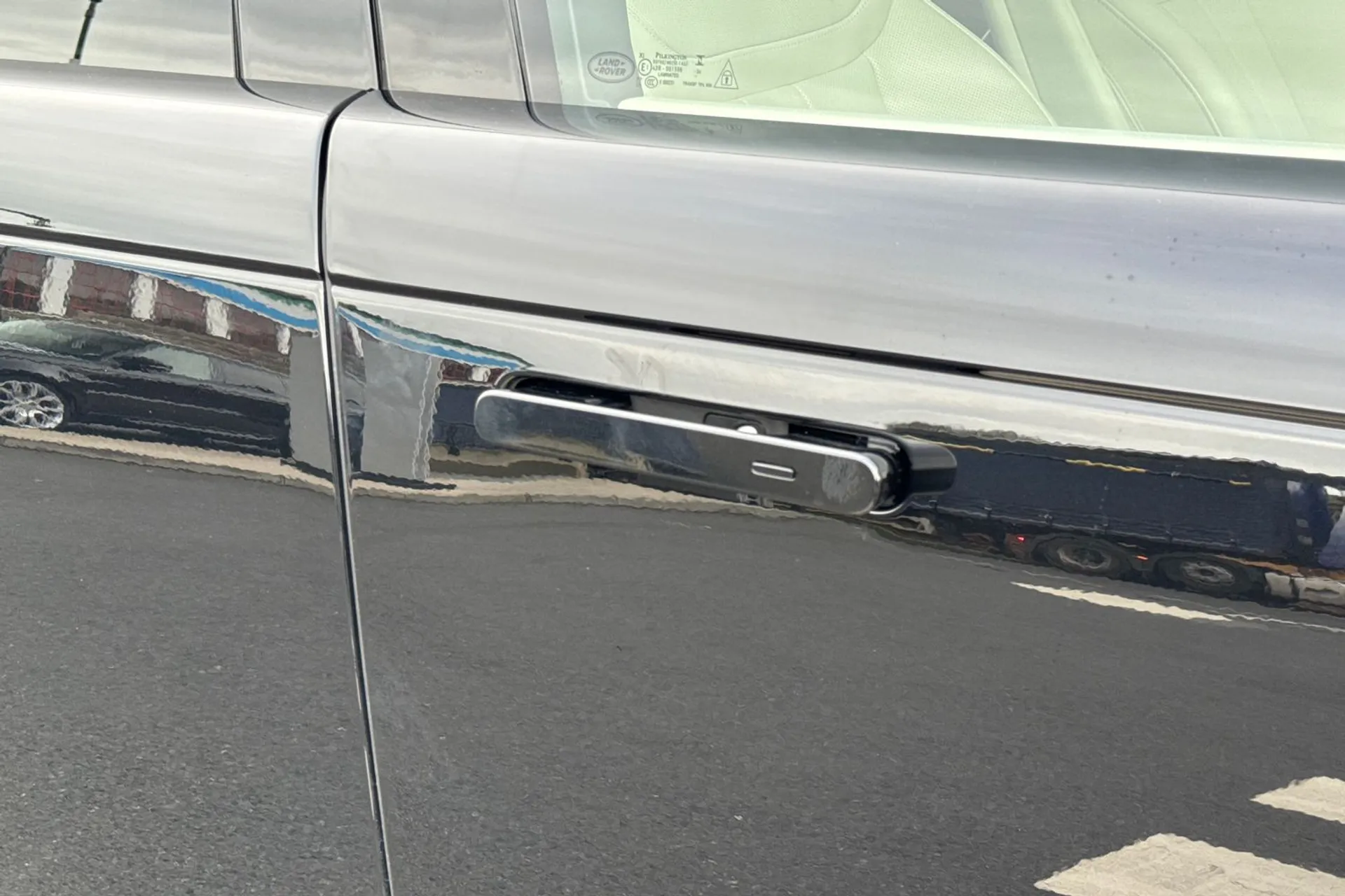 LAND ROVER RANGE ROVER thumbnail image number 37