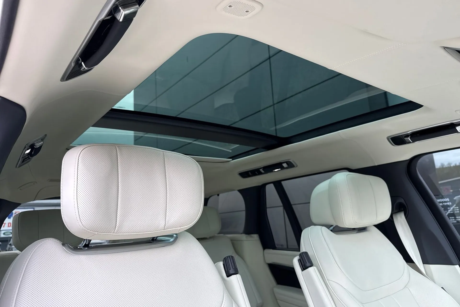 LAND ROVER RANGE ROVER thumbnail image number 9