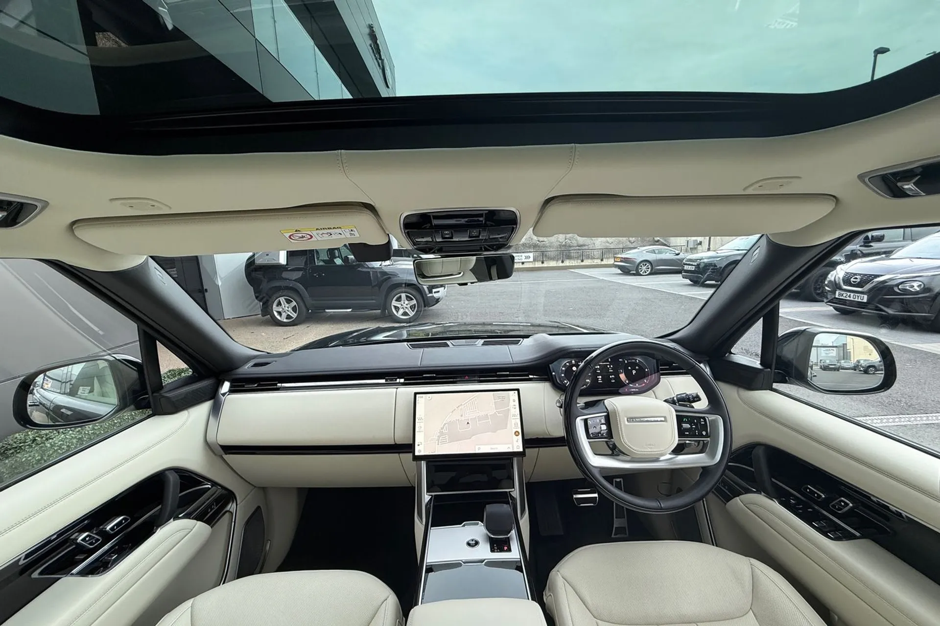 LAND ROVER RANGE ROVER thumbnail image number 3