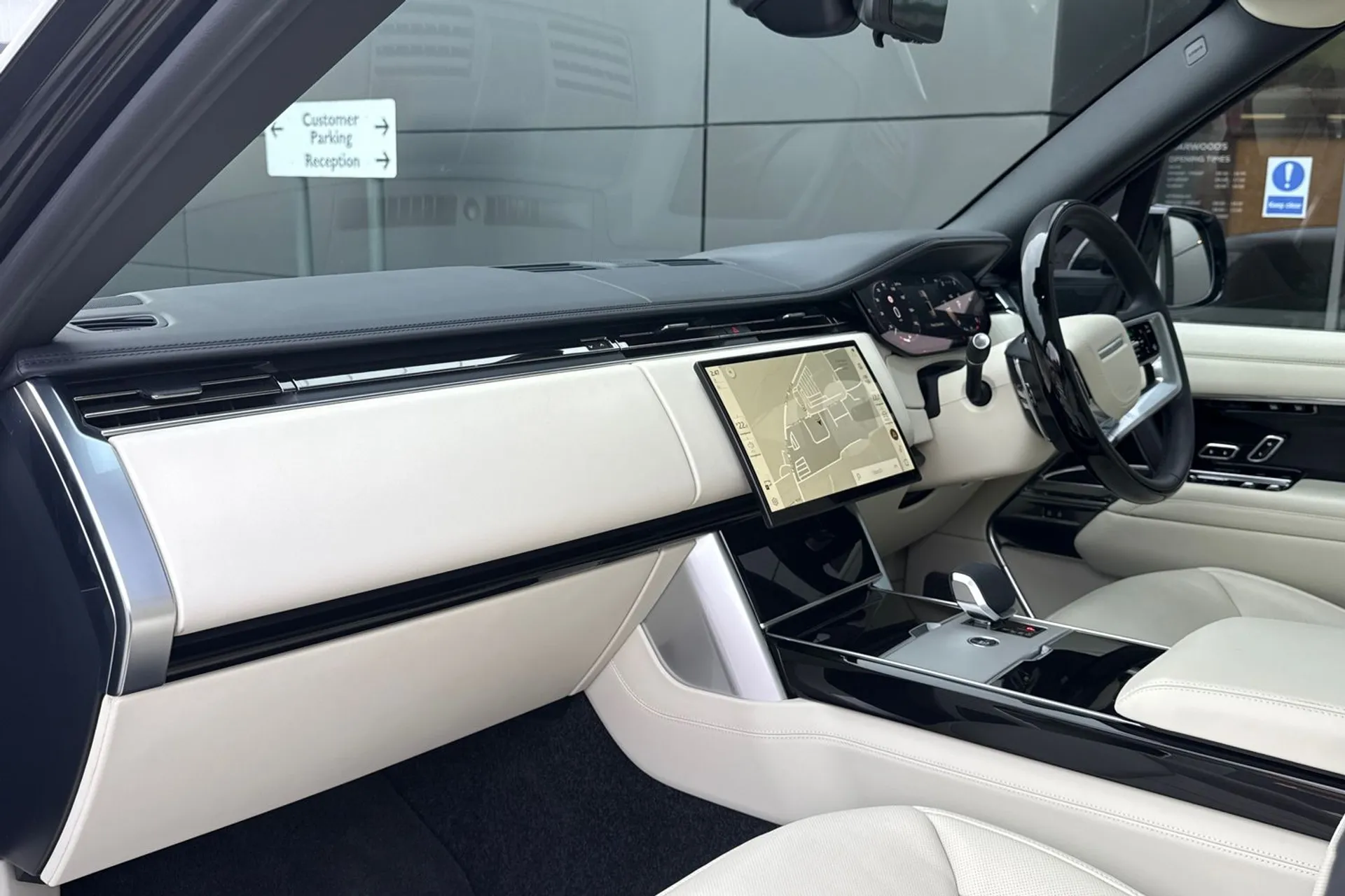 LAND ROVER RANGE ROVER thumbnail image number 62