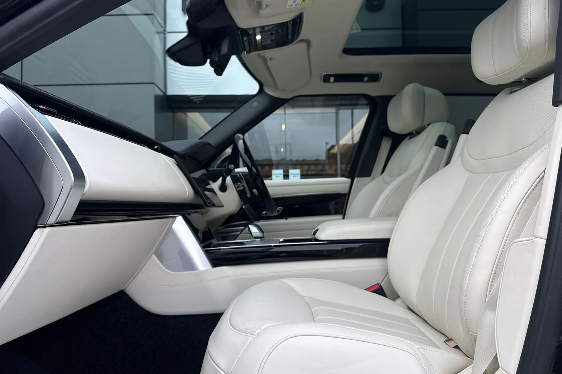 LAND ROVER RANGE ROVER thumbnail image number 63