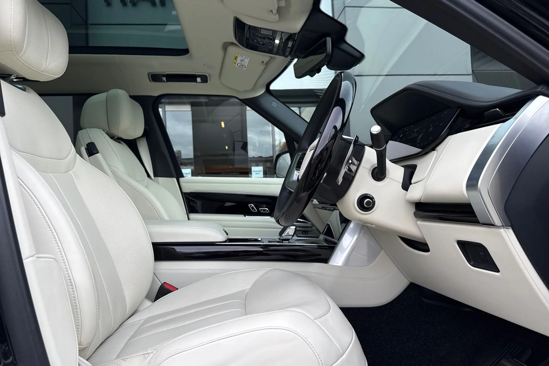 LAND ROVER RANGE ROVER thumbnail image number 39