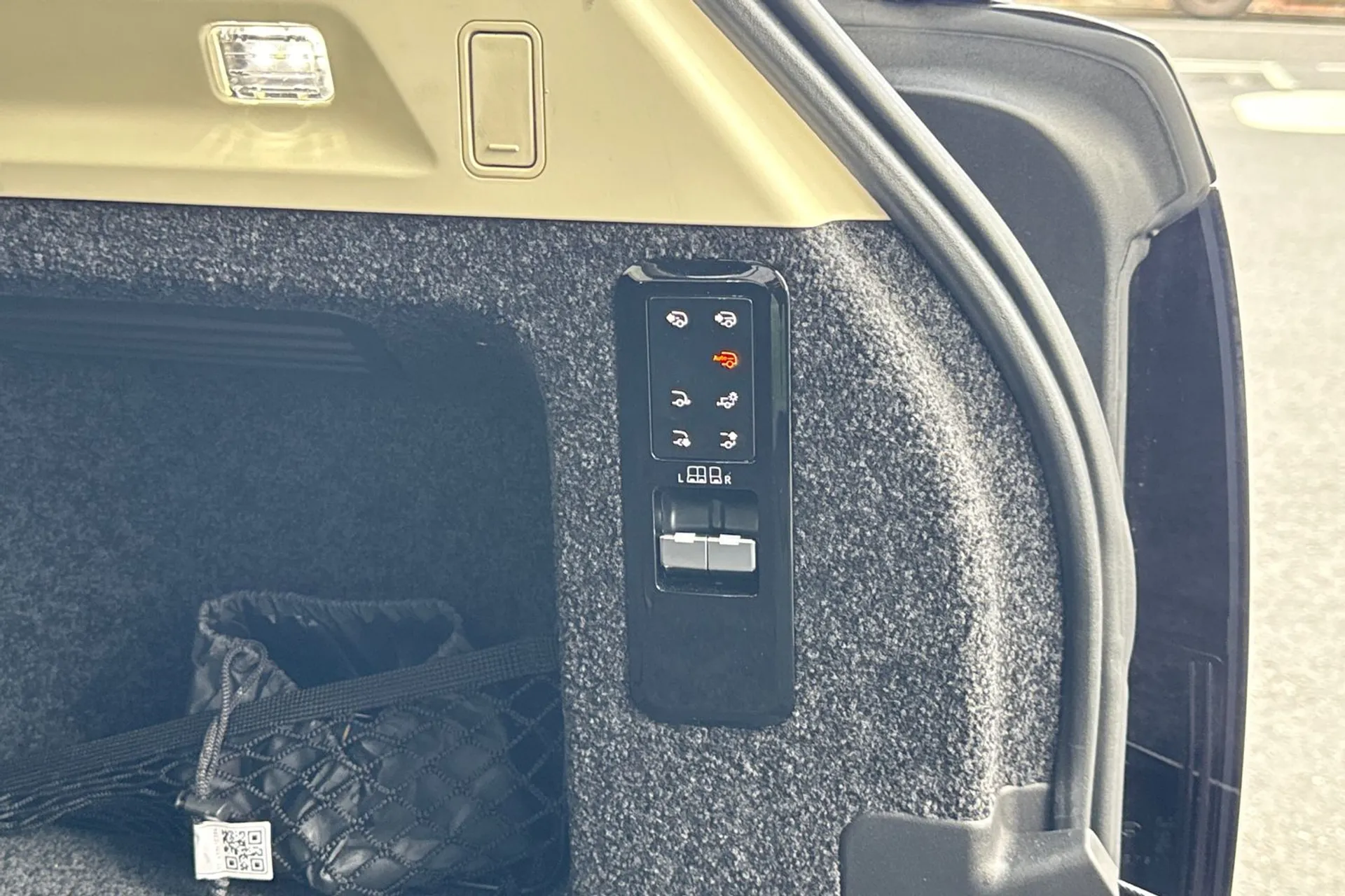 LAND ROVER RANGE ROVER thumbnail image number 51