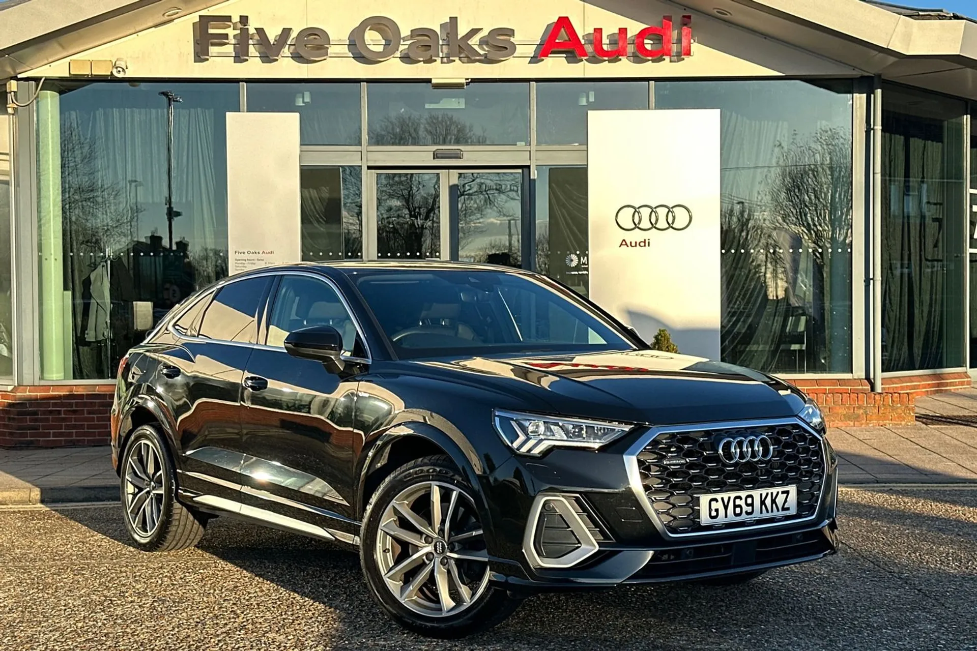 Audi Q3 focused image