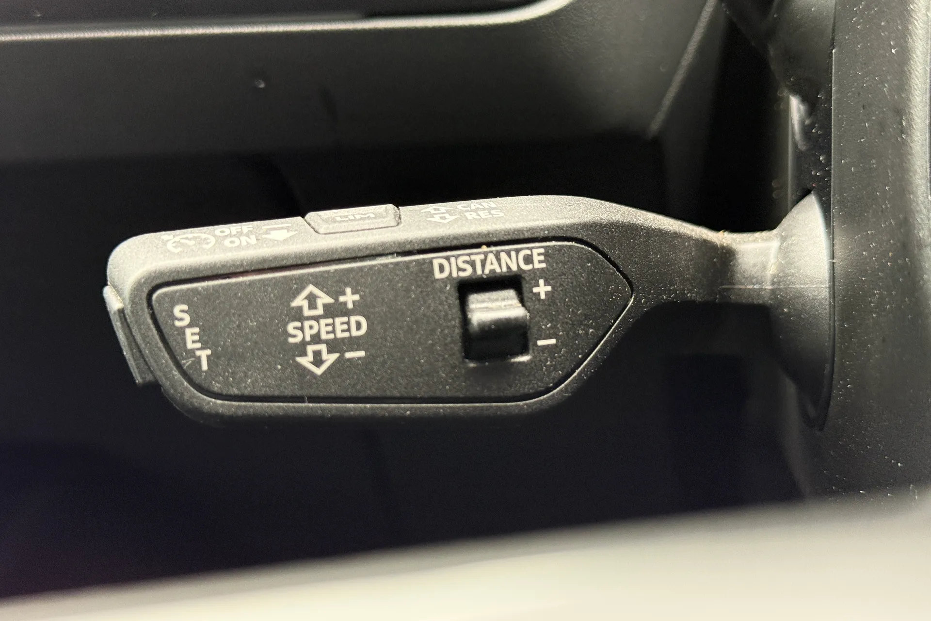 Audi Q4 thumbnail image number 11