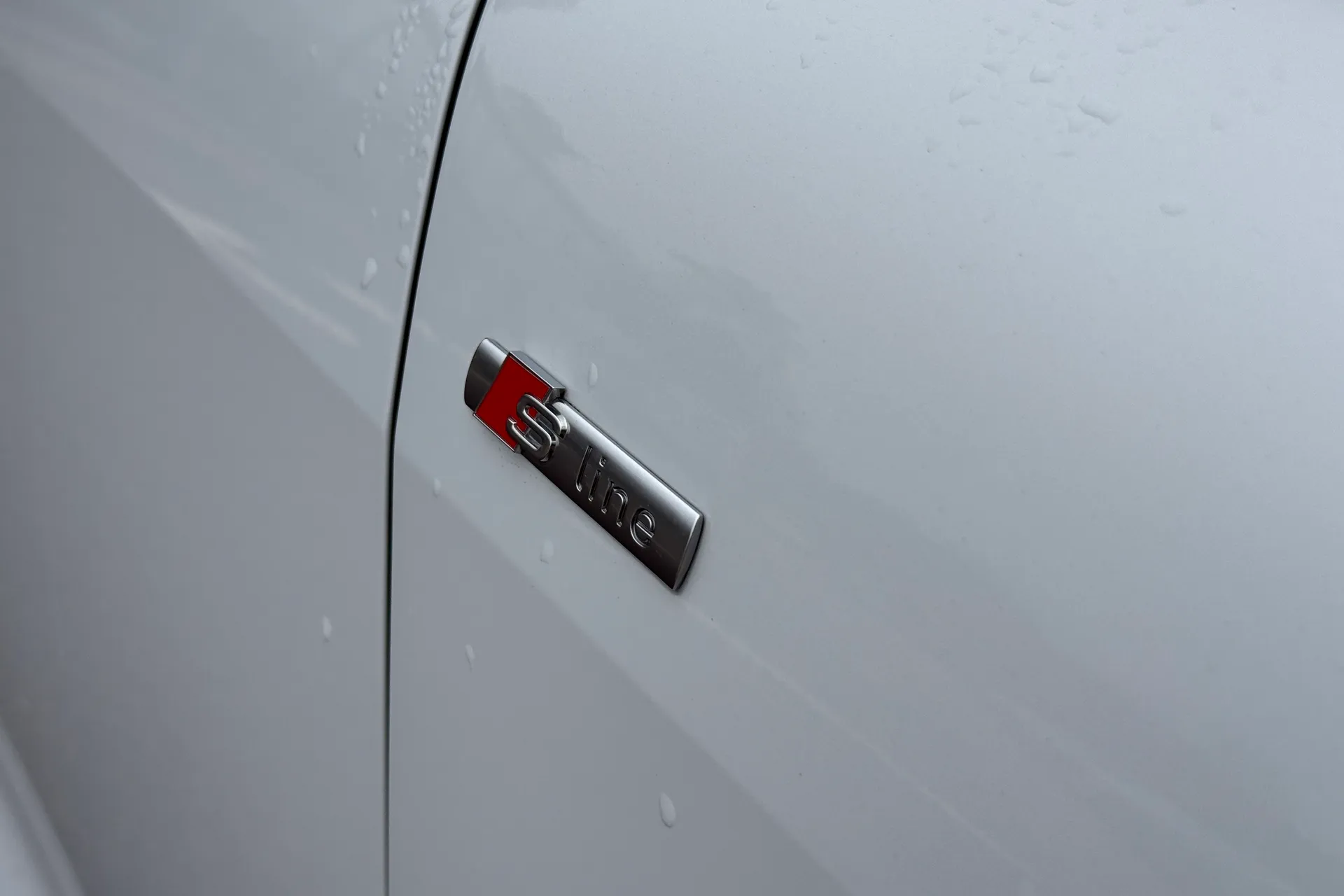 Audi Q4 thumbnail image number 7