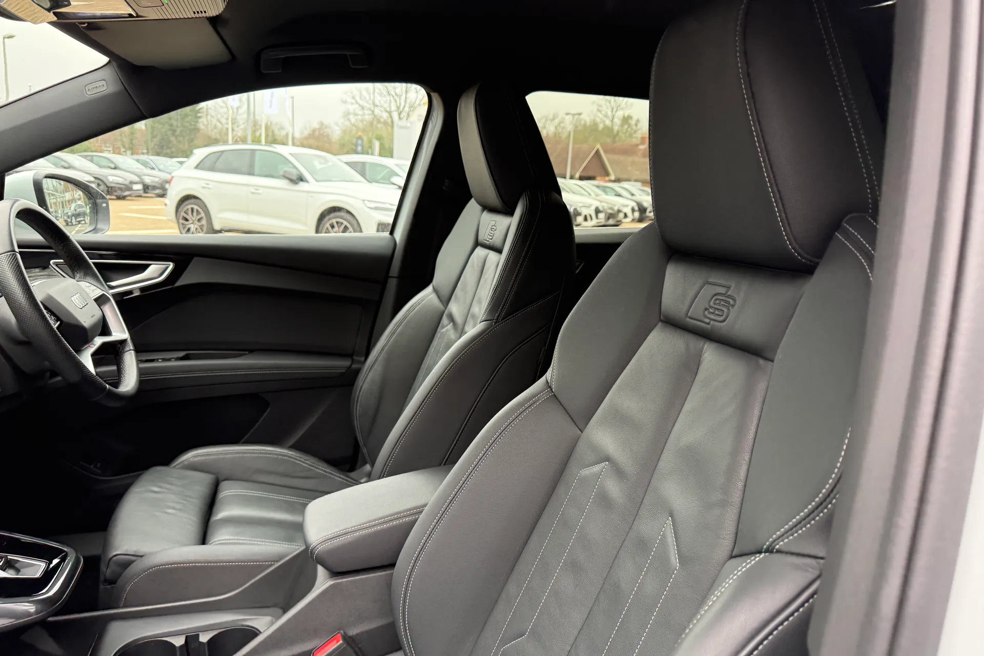 Audi Q4 thumbnail image number 48