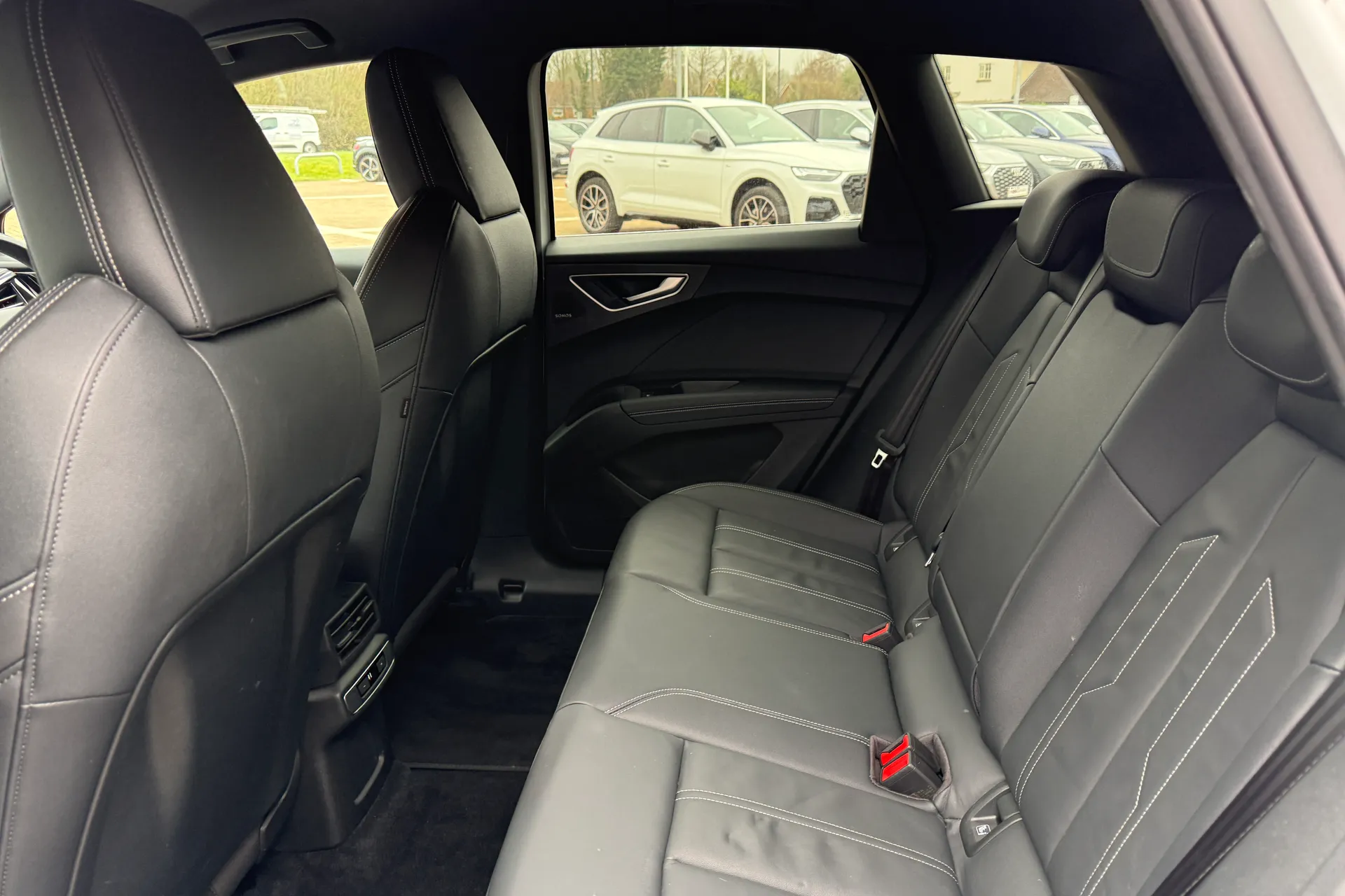 Audi Q4 thumbnail image number 46