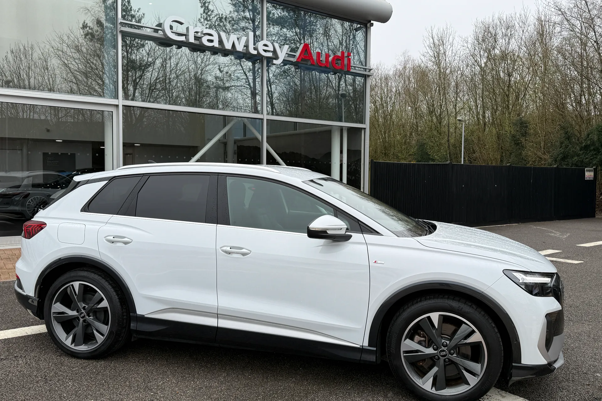 Audi Q4 thumbnail image number 2