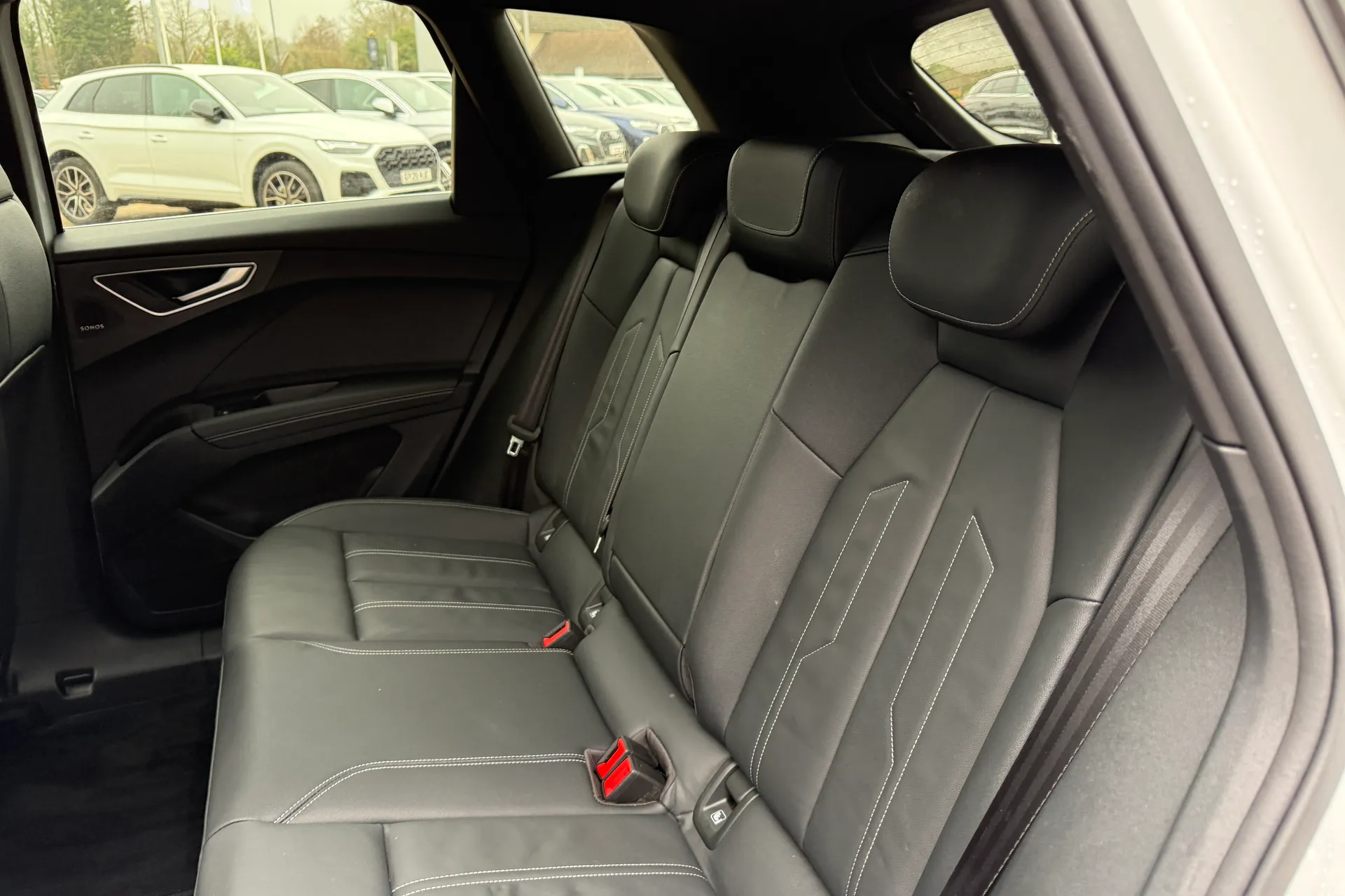 Audi Q4 thumbnail image number 45