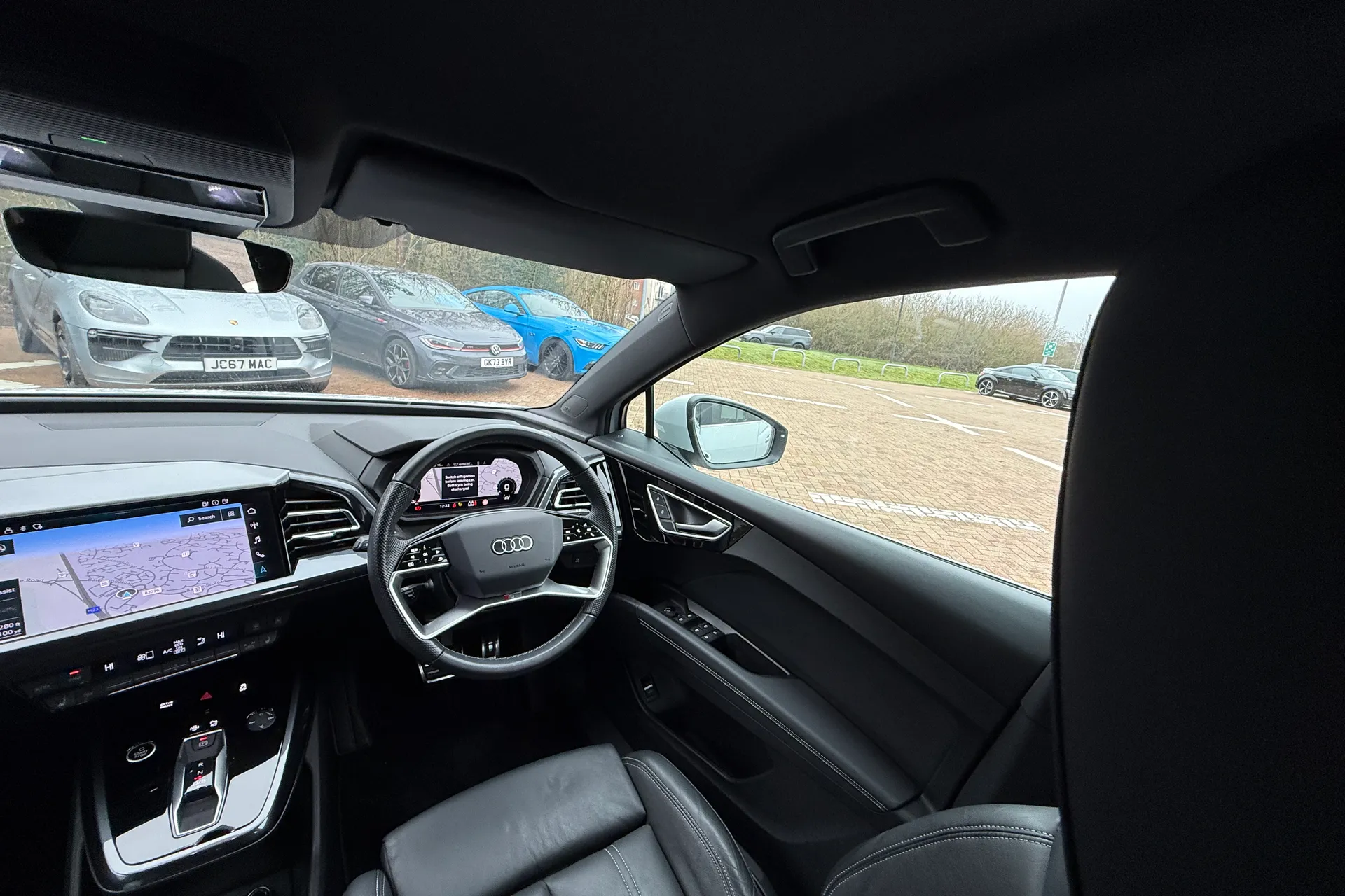 Audi Q4 thumbnail image number 31