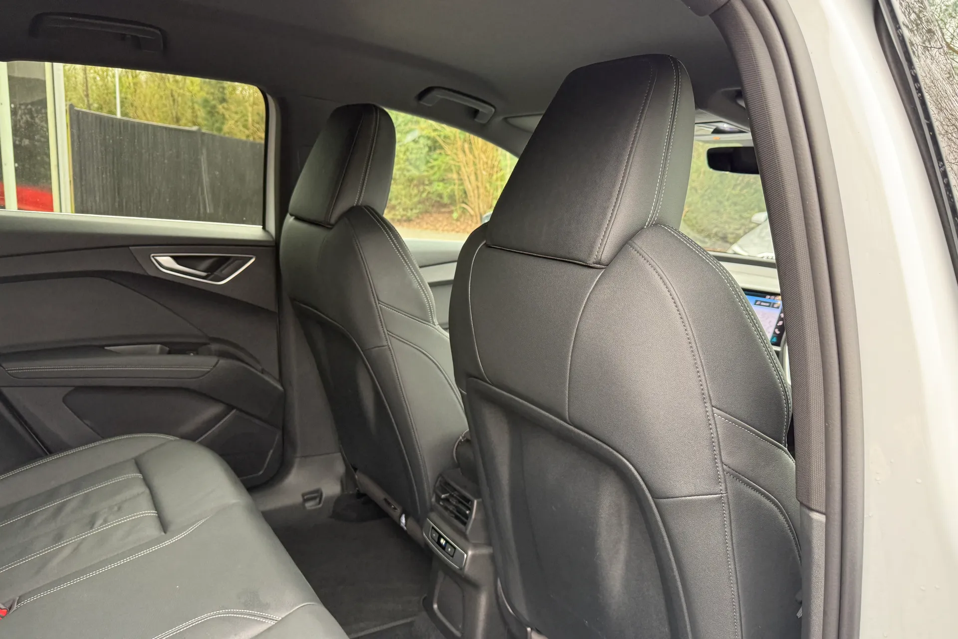 Audi Q4 thumbnail image number 27