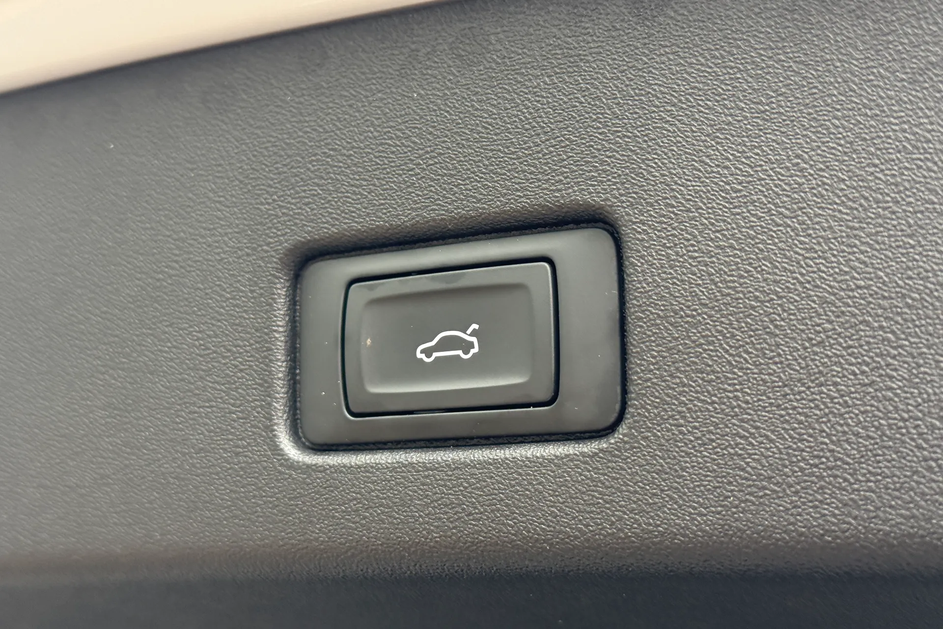 Audi Q4 thumbnail image number 40