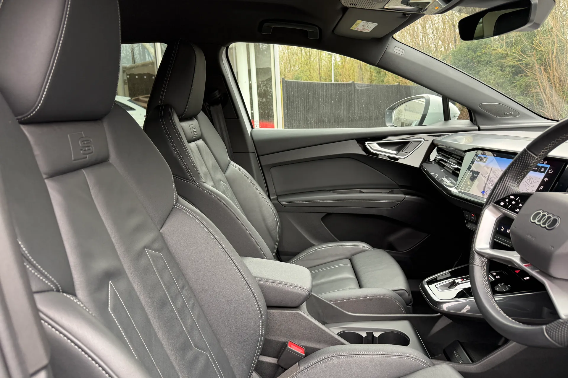 Audi Q4 thumbnail image number 22