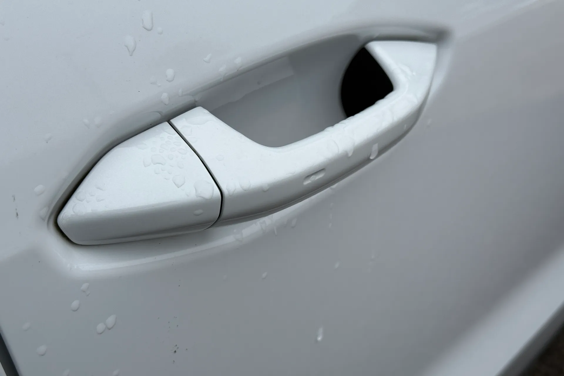 Audi Q4 thumbnail image number 9