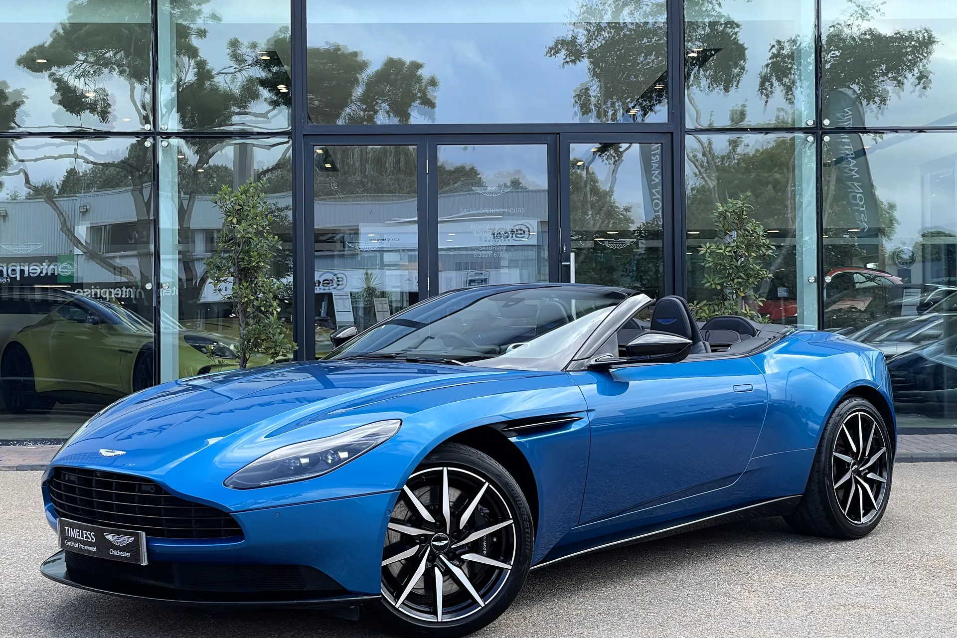 Aston Martin DB11 thumbnail image number 8