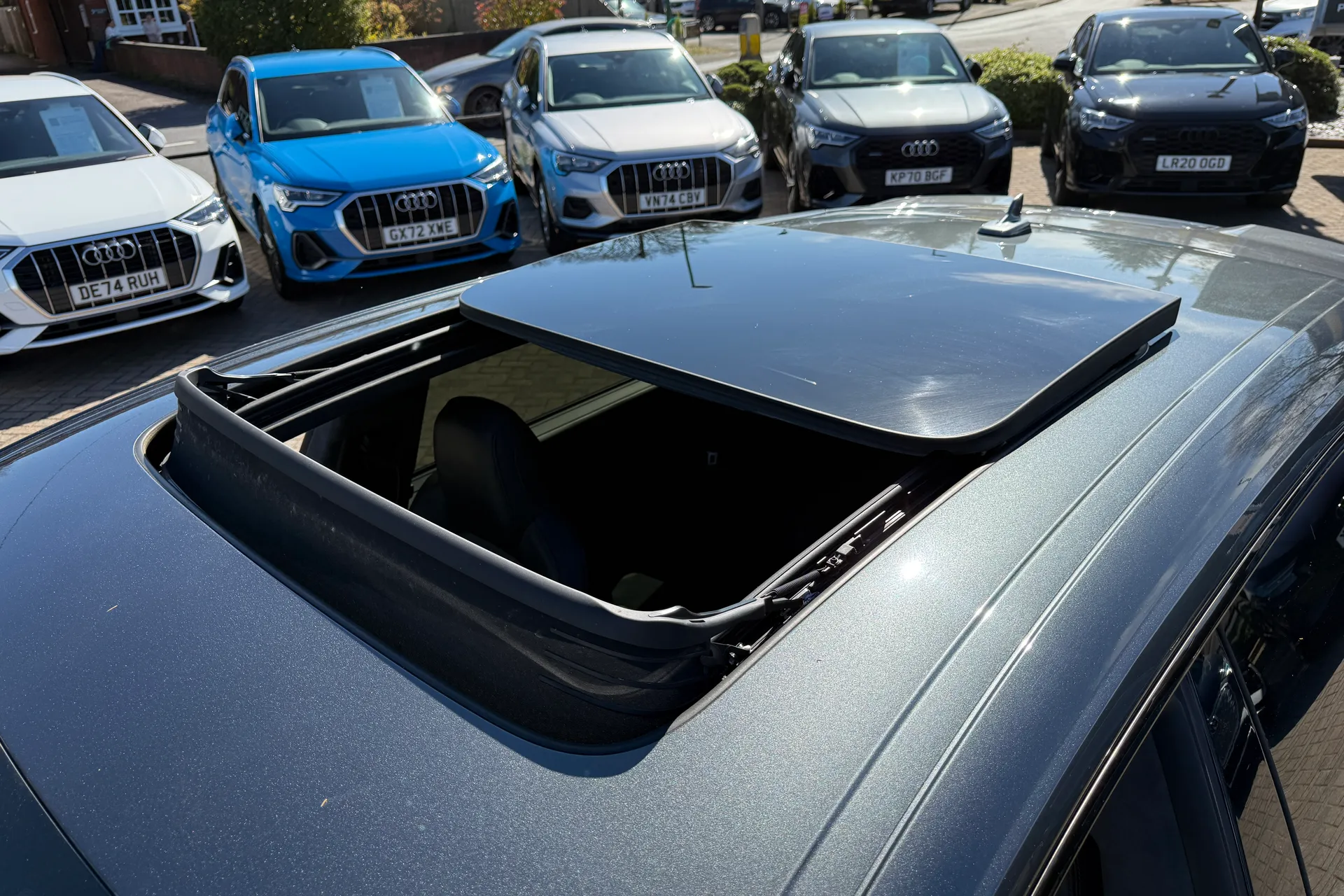Audi RS Q8 thumbnail image number 8