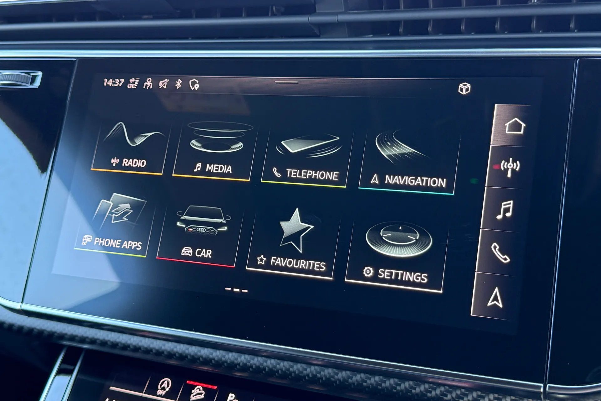 Audi RS Q8 thumbnail image number 16