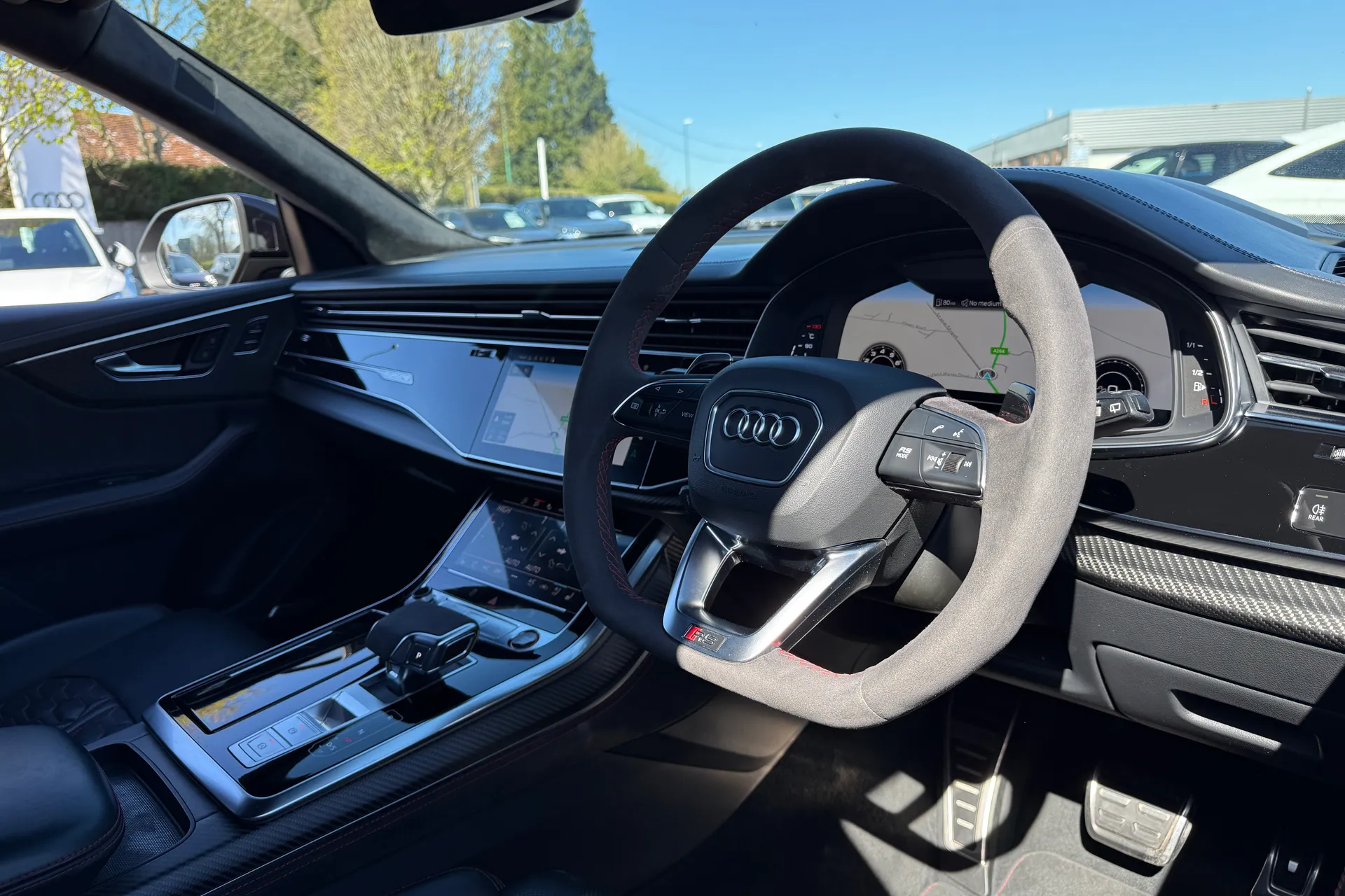 Audi RS Q8 thumbnail image number 34