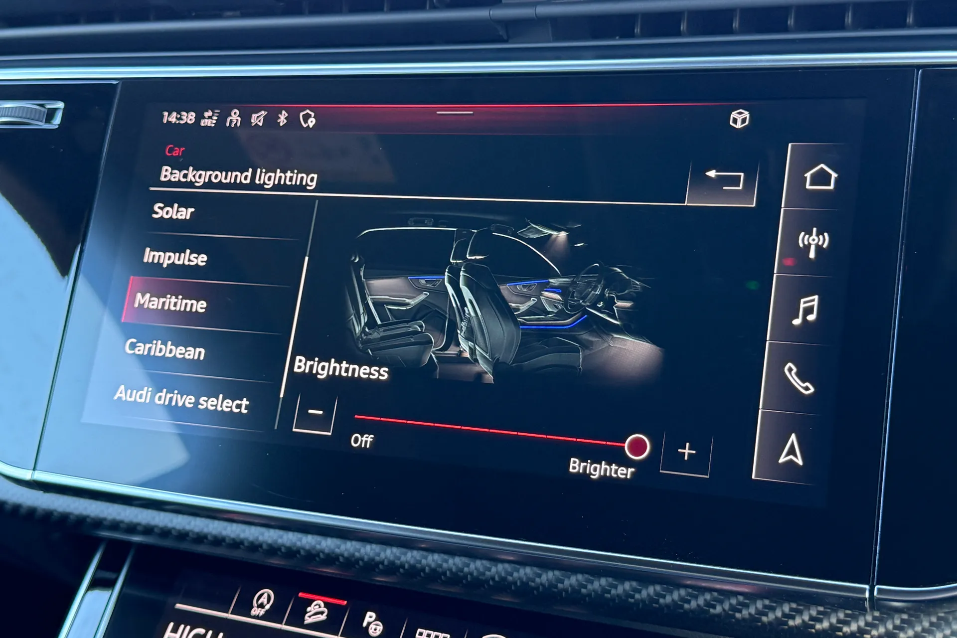 Audi RS Q8 thumbnail image number 13