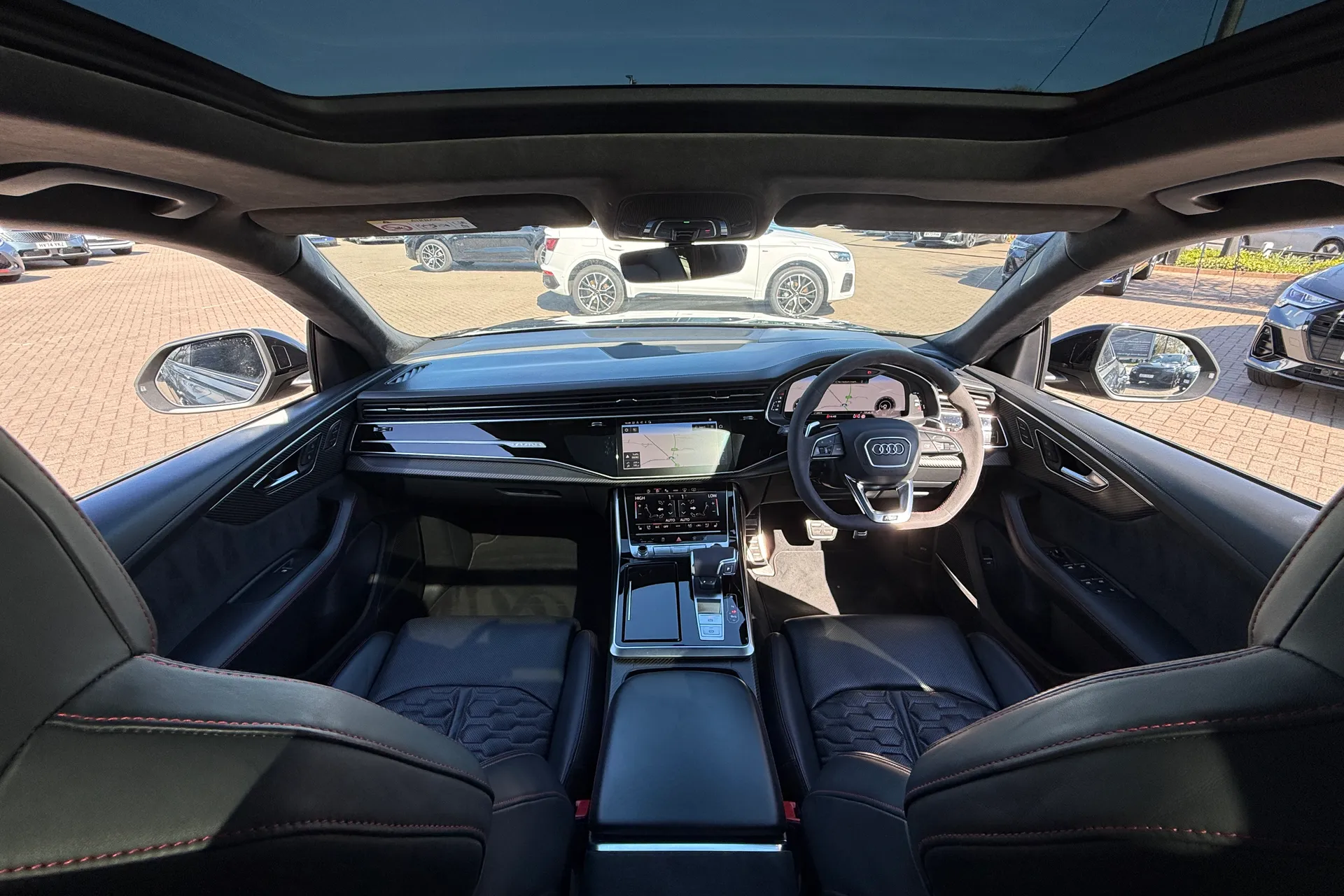 Audi RS Q8 thumbnail image number 3