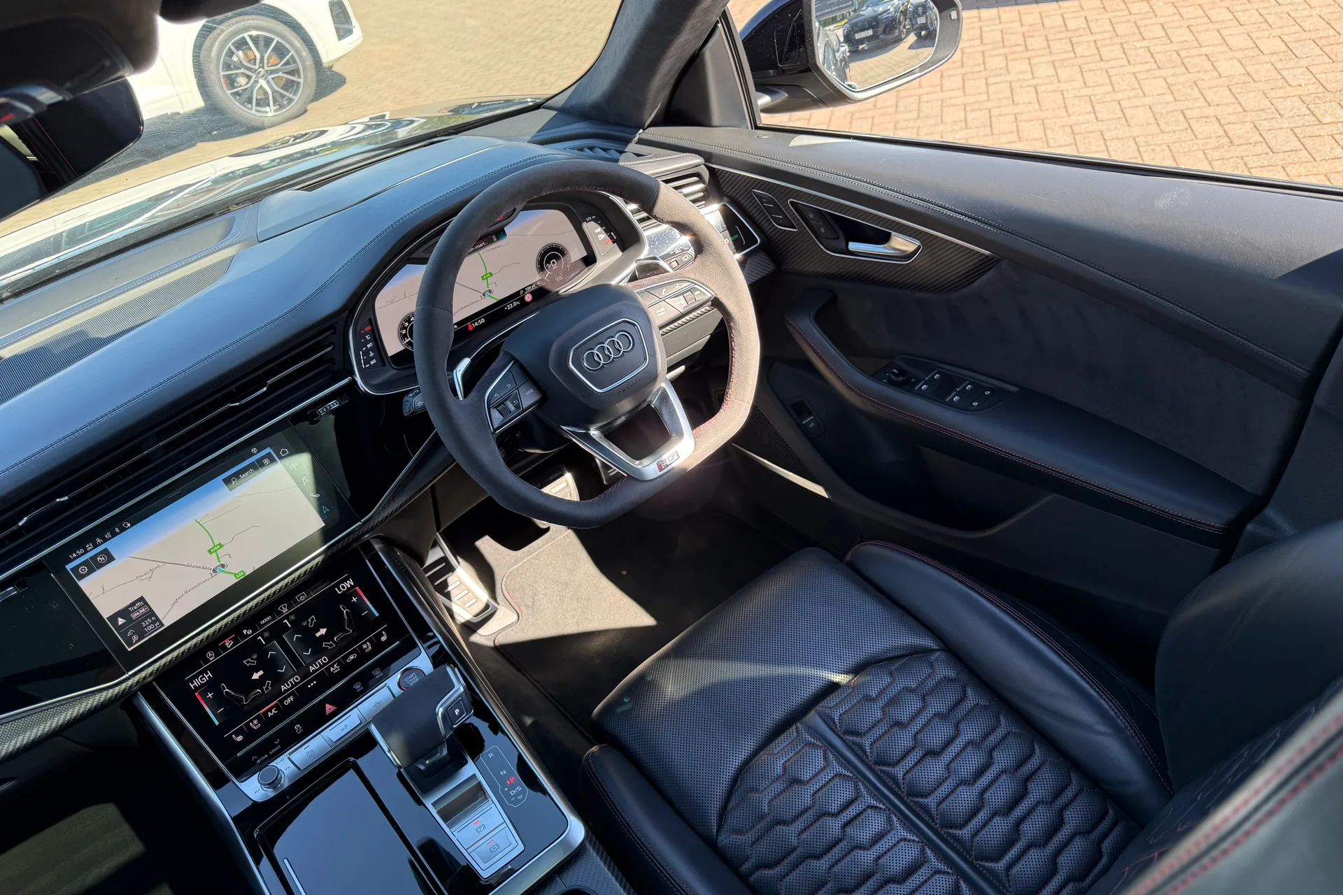 Audi RS Q8 thumbnail image number 51