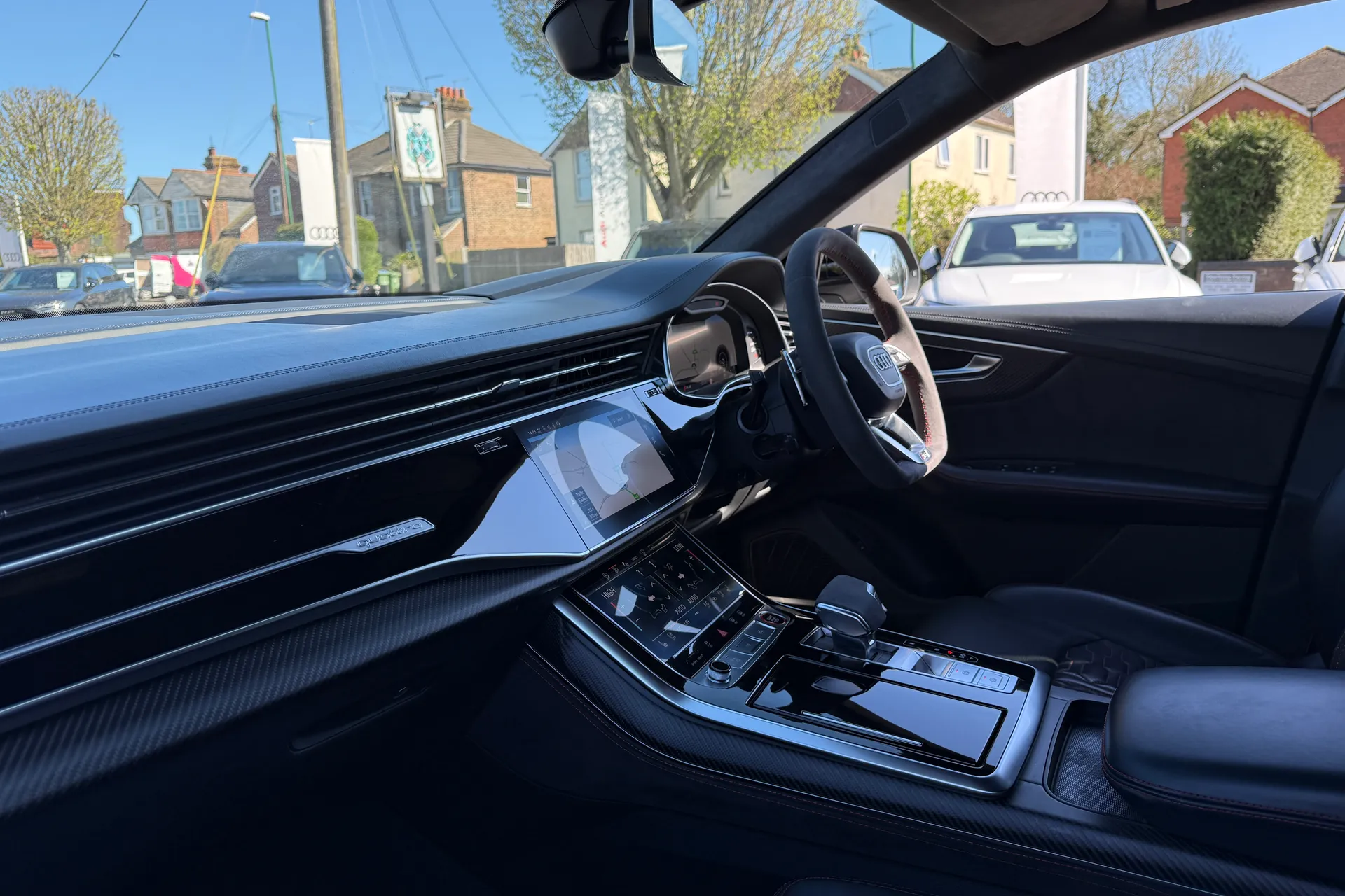 Audi RS Q8 thumbnail image number 35