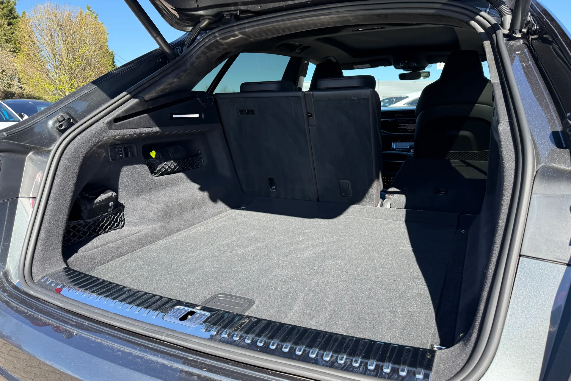 Audi RS Q8 thumbnail image number 45