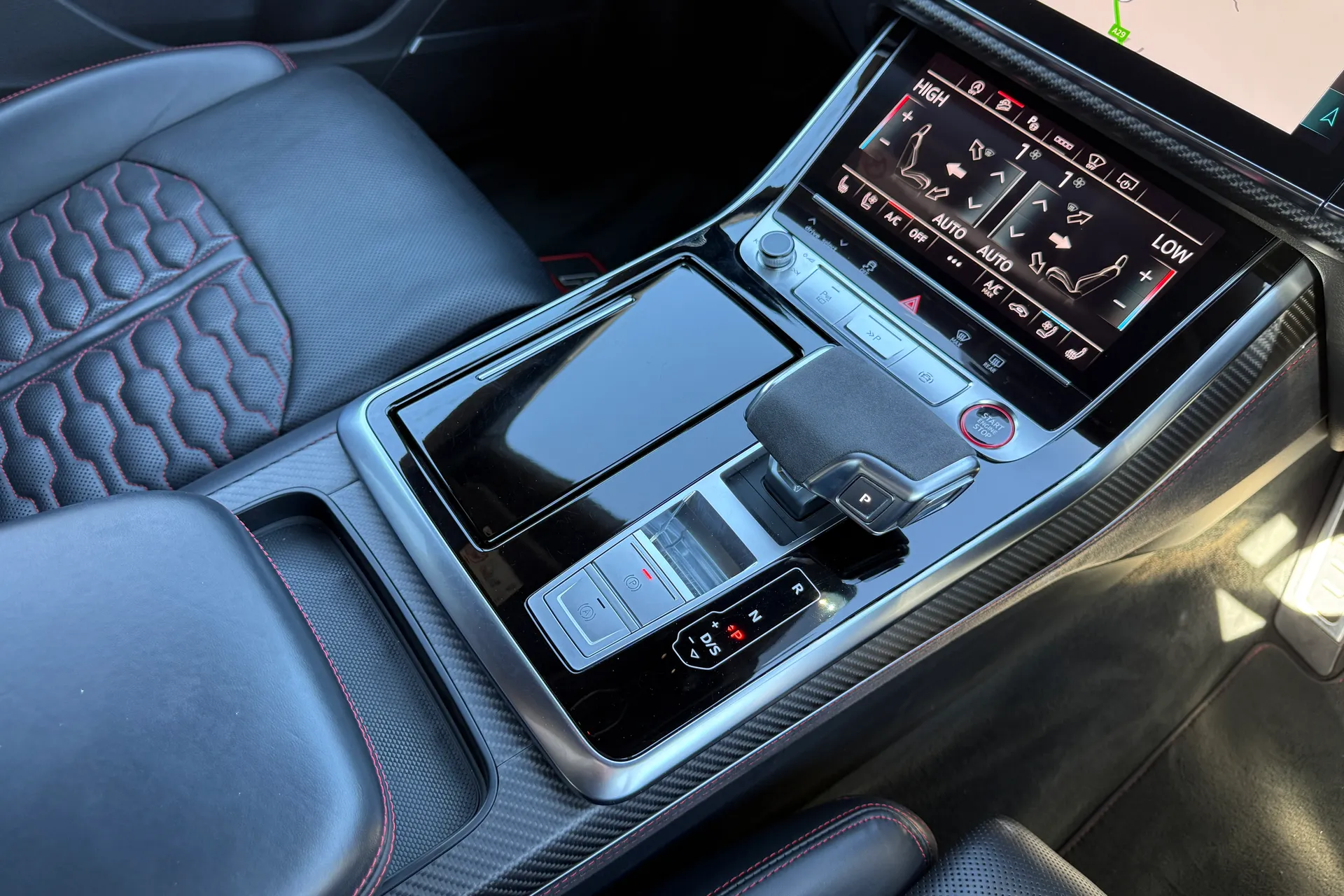 Audi RS Q8 thumbnail image number 49