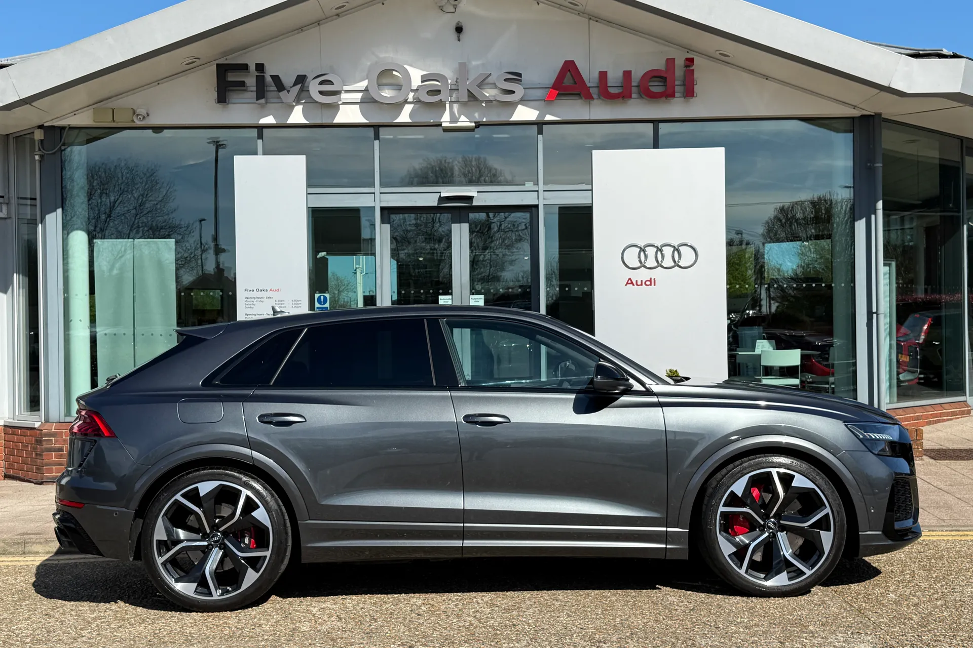 Audi RS Q8 thumbnail image number 2