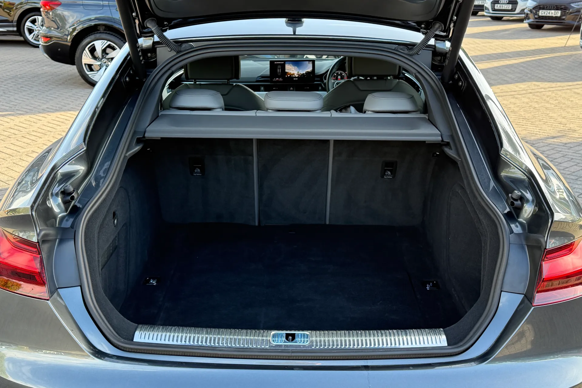 Audi A5 thumbnail image number 35