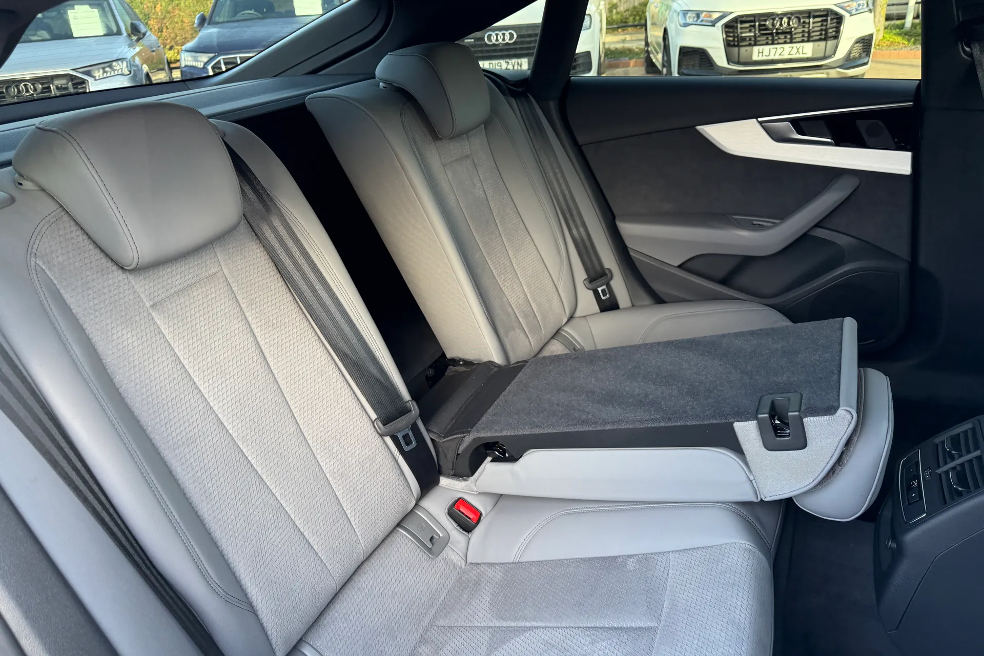 Audi A5 thumbnail image number 46