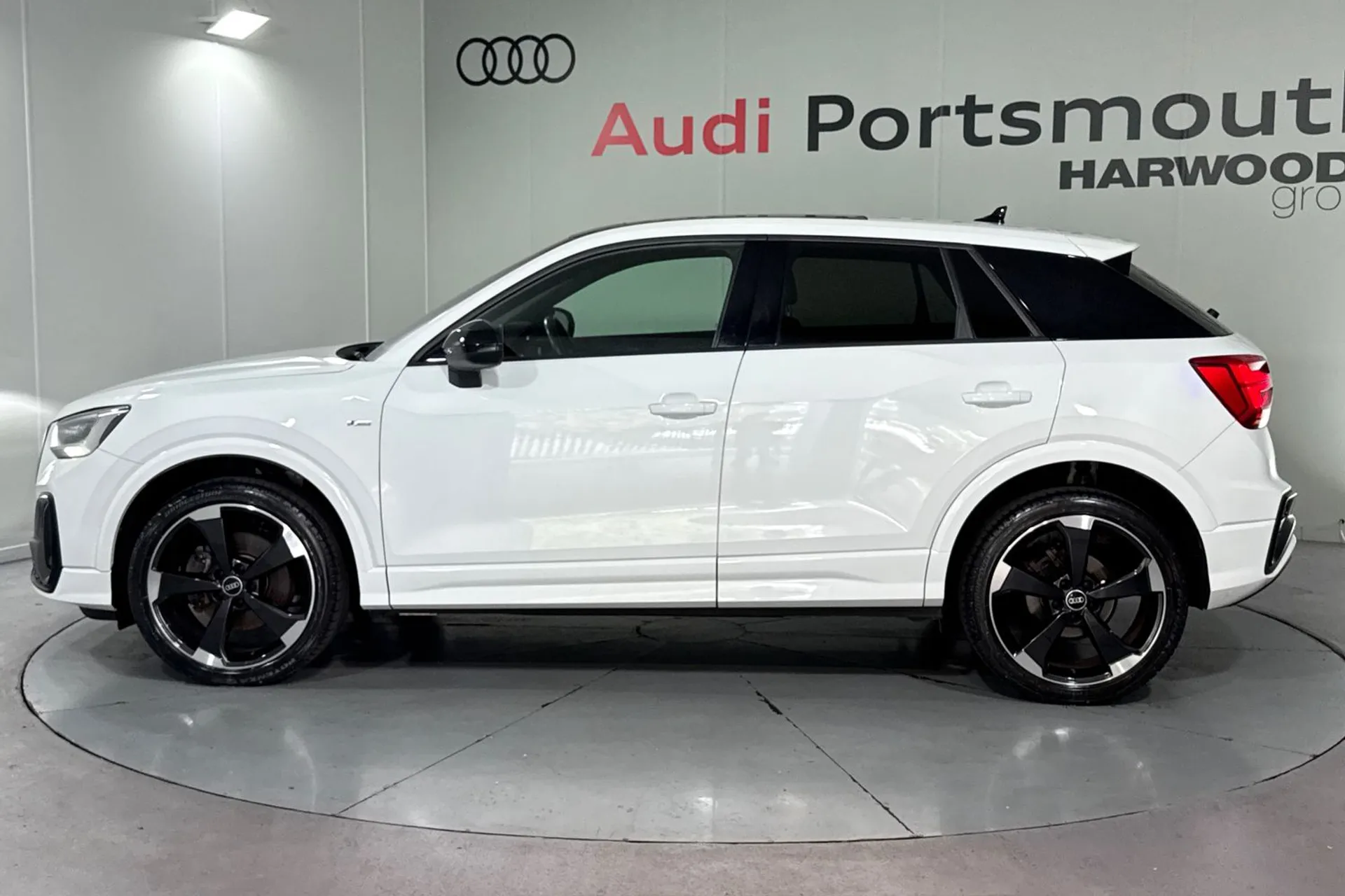 Audi Q2 thumbnail image number 11