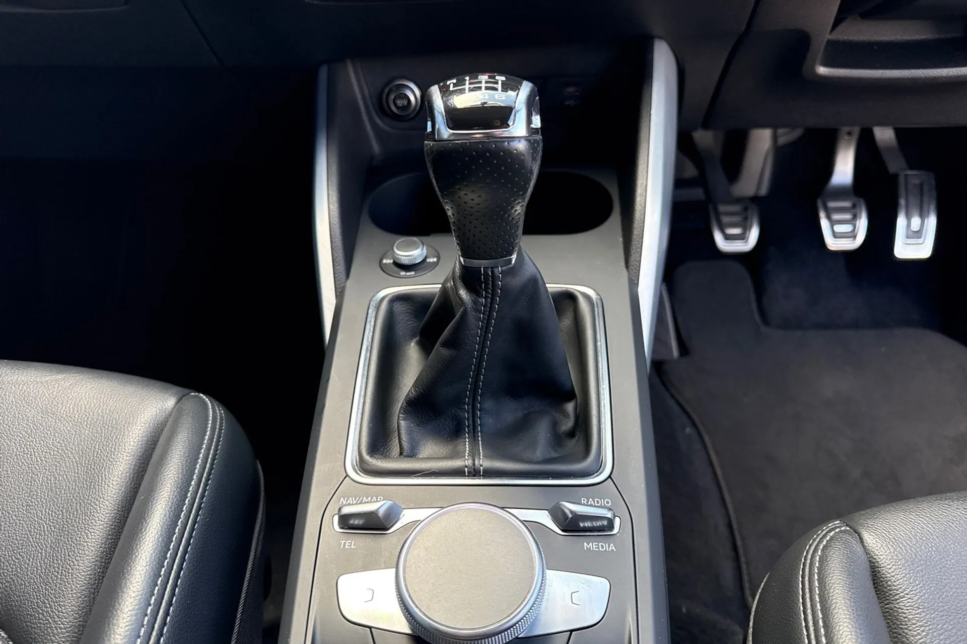 Audi Q2 thumbnail image number 38