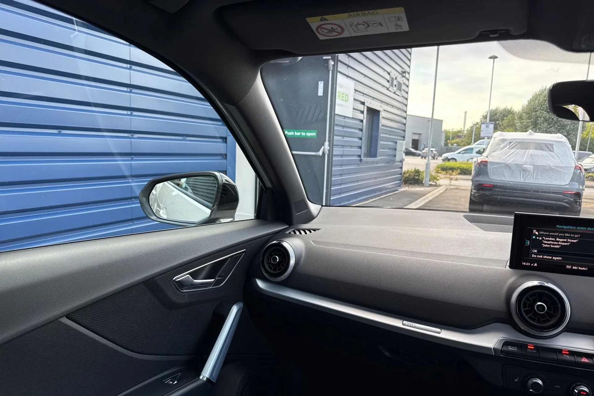 Audi Q2 thumbnail image number 35
