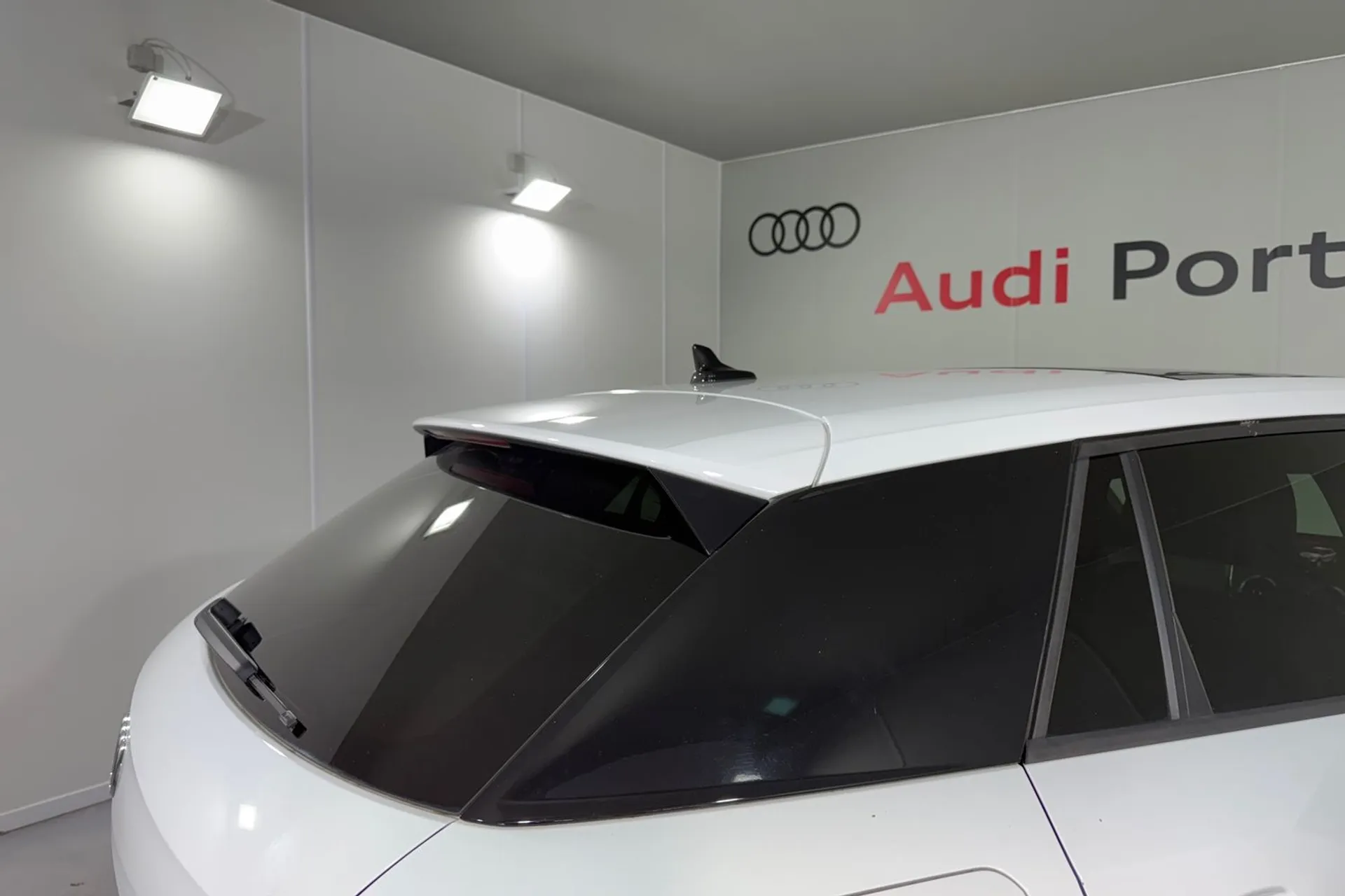 Audi Q2 thumbnail image number 14