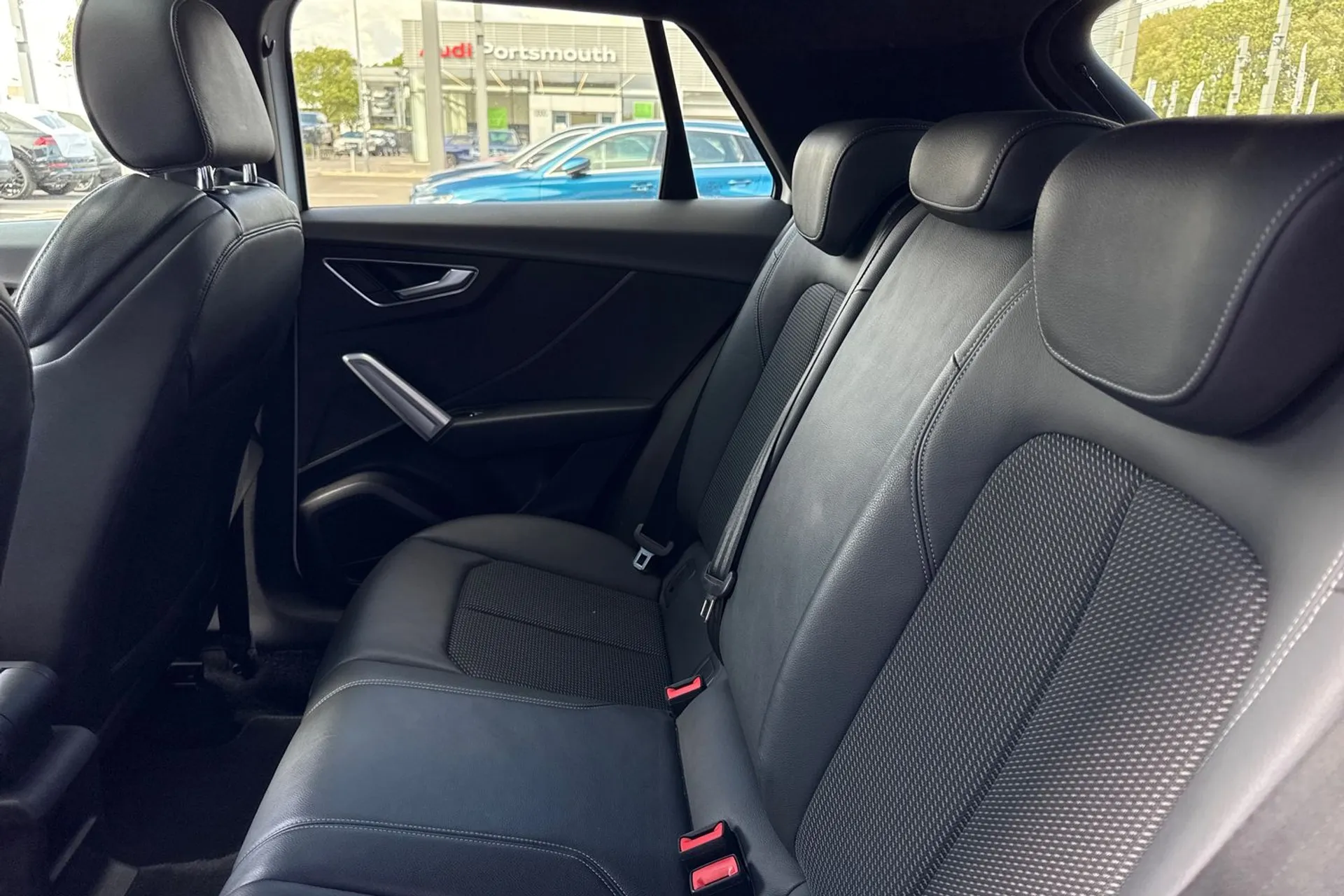 Audi Q2 thumbnail image number 32