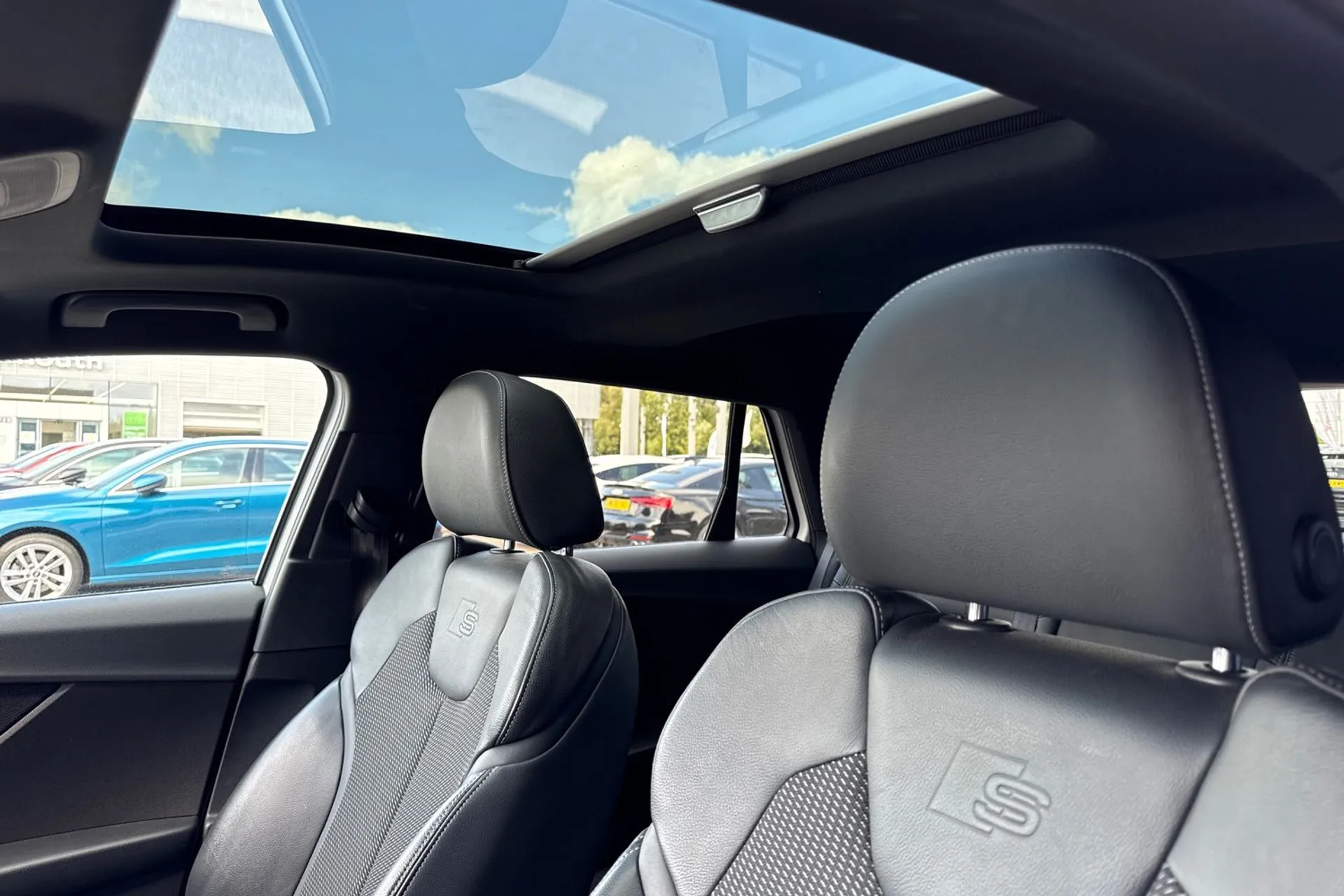 Audi Q2 thumbnail image number 50