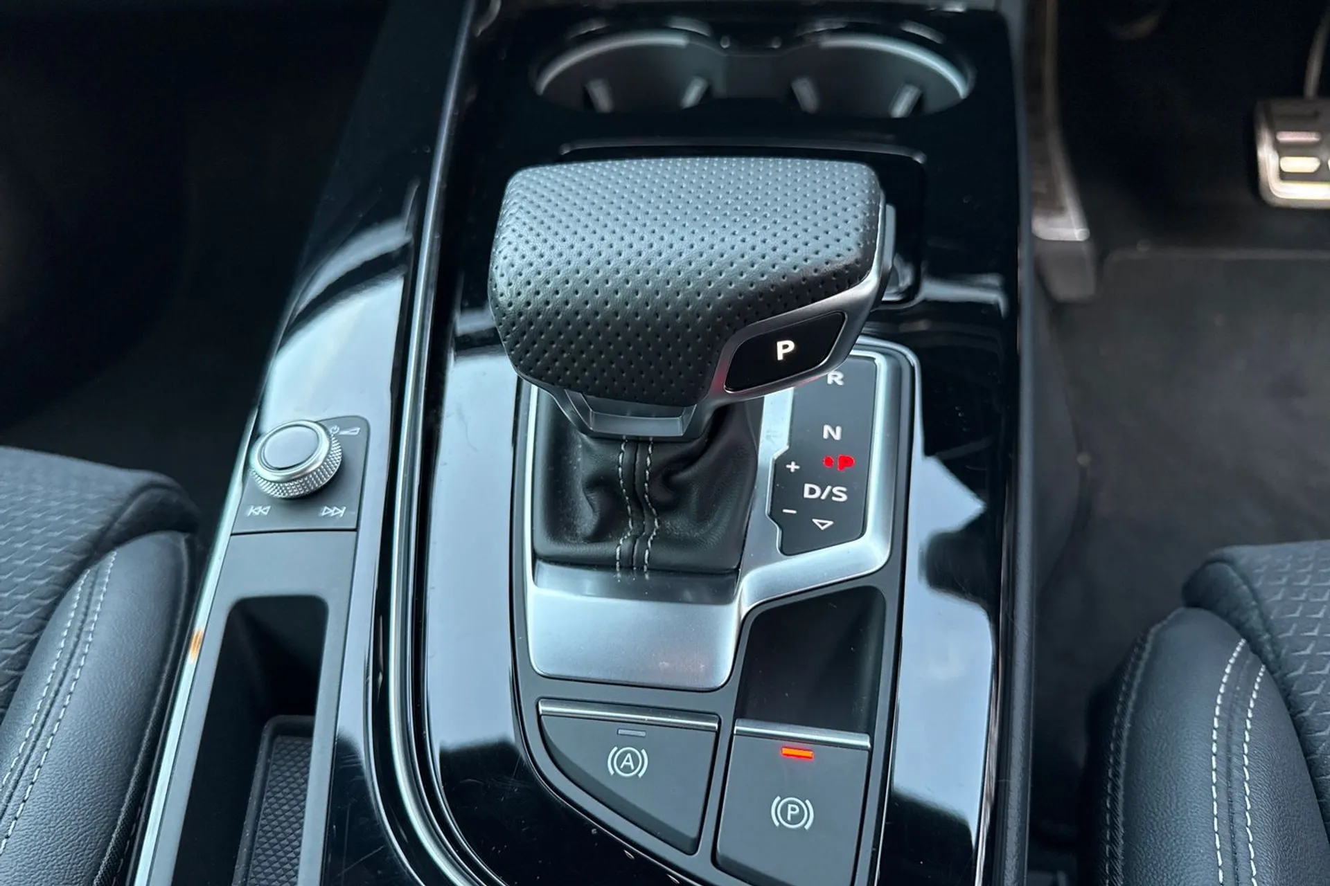 Audi A5 thumbnail image number 43