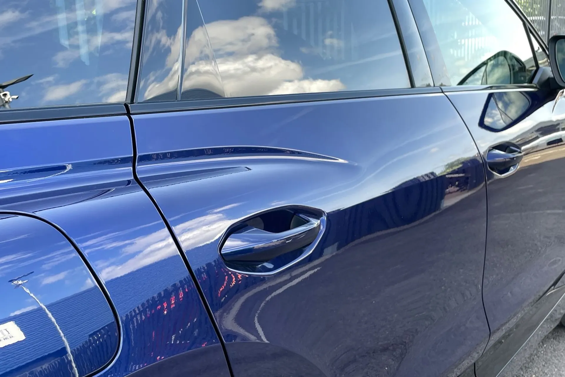 Audi Q4 thumbnail image number 16