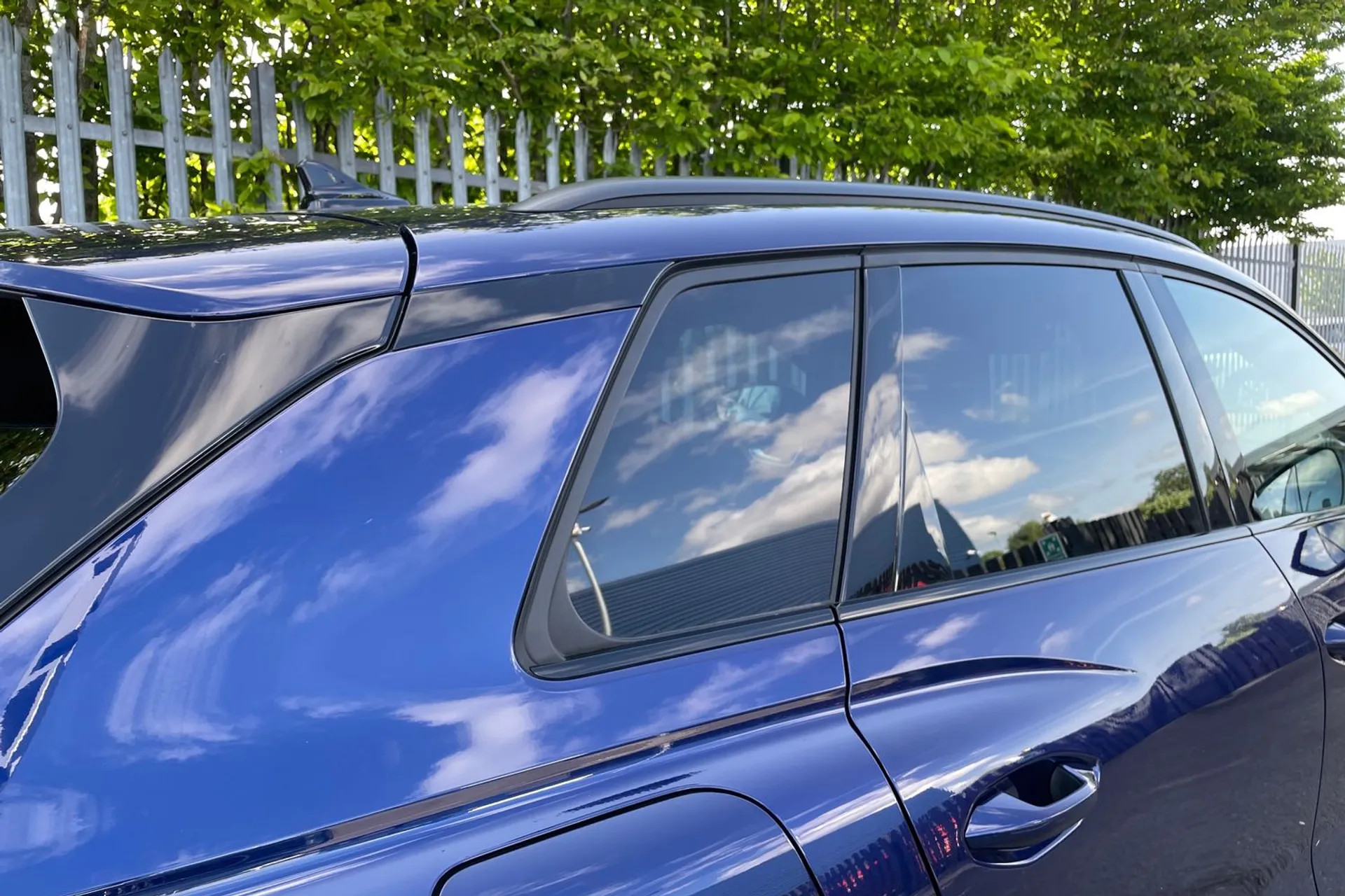 Audi Q4 thumbnail image number 14