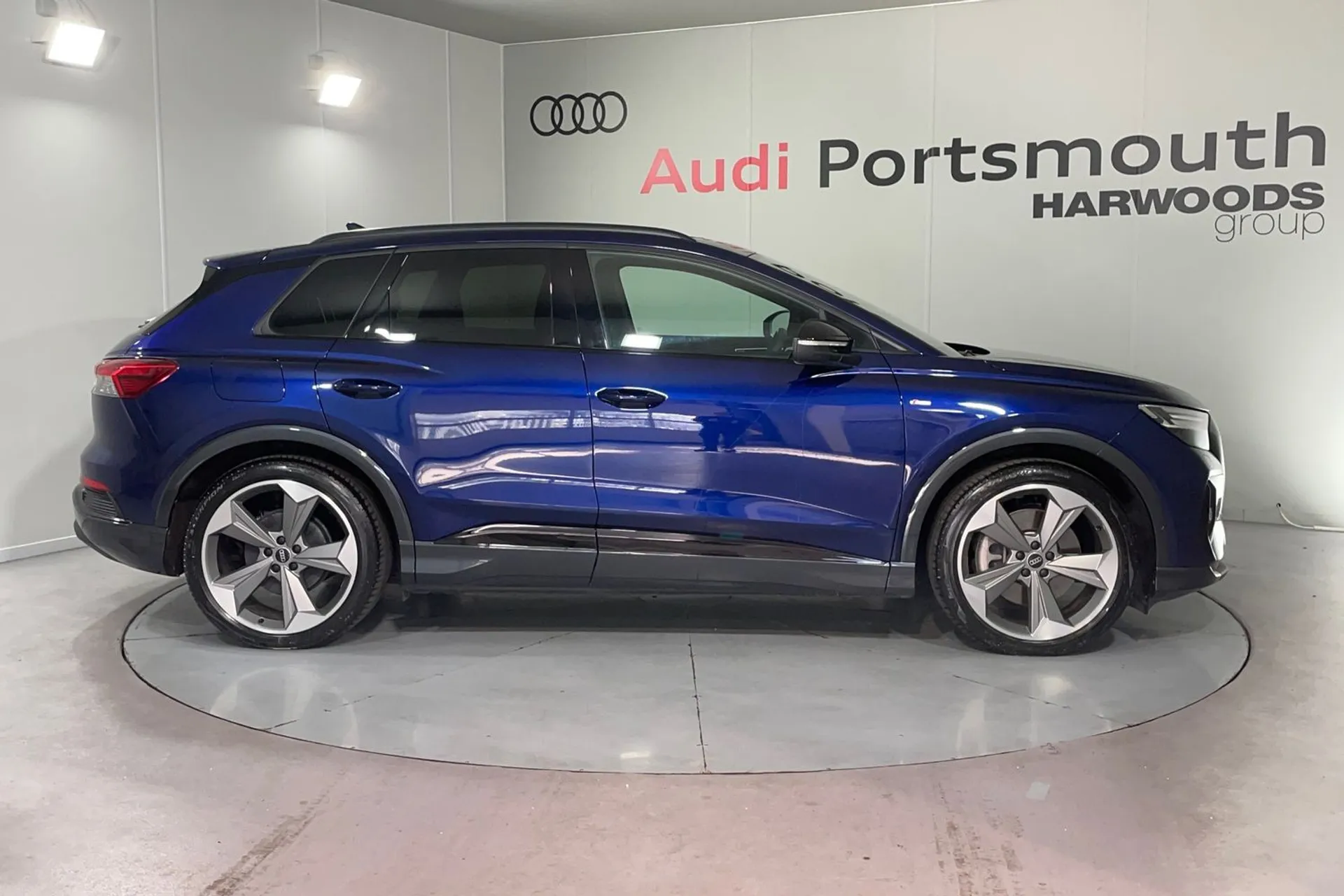 Audi Q4 thumbnail image number 2