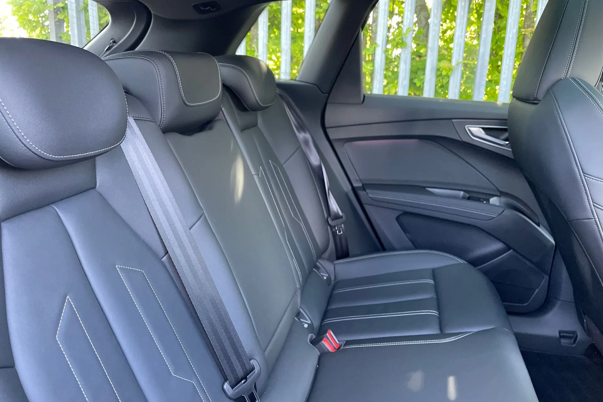 Audi Q4 thumbnail image number 23