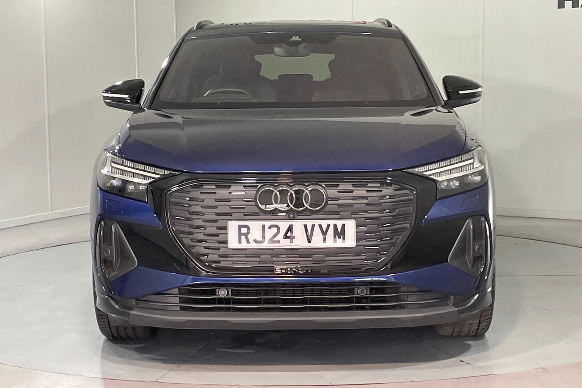 Audi Q4 thumbnail image number 7