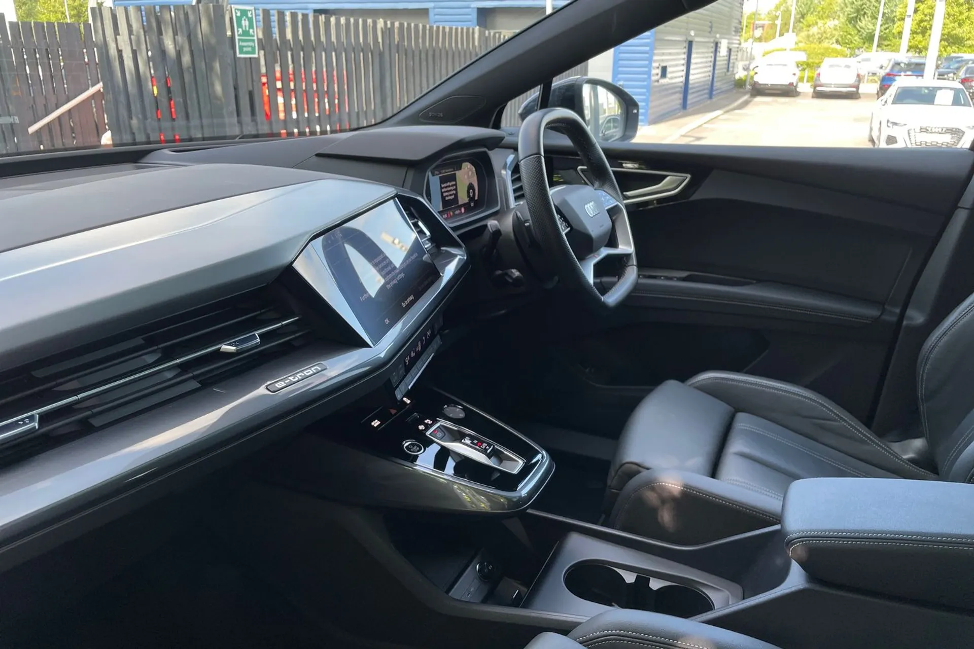 Audi Q4 thumbnail image number 29