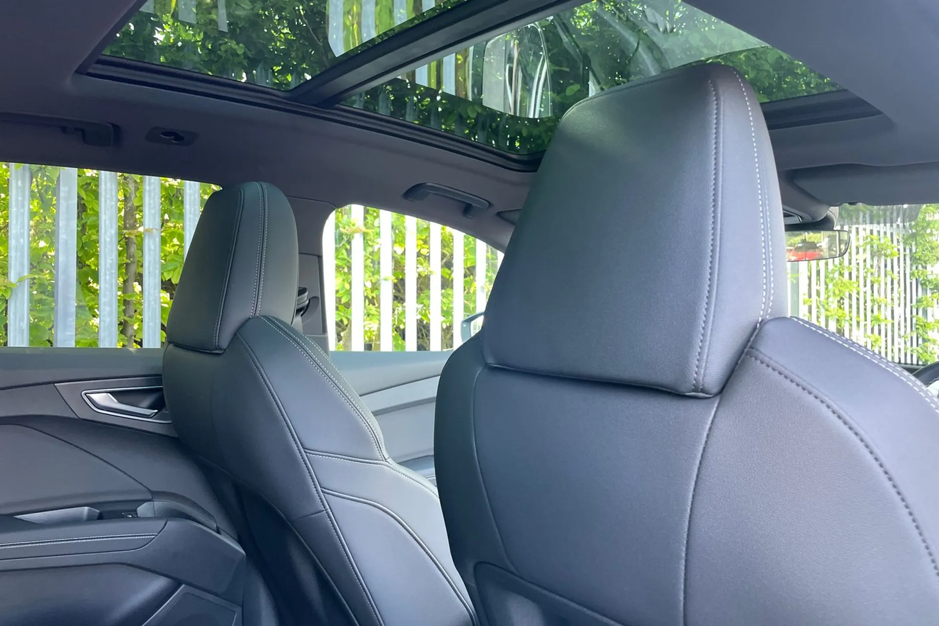 Audi Q4 thumbnail image number 25